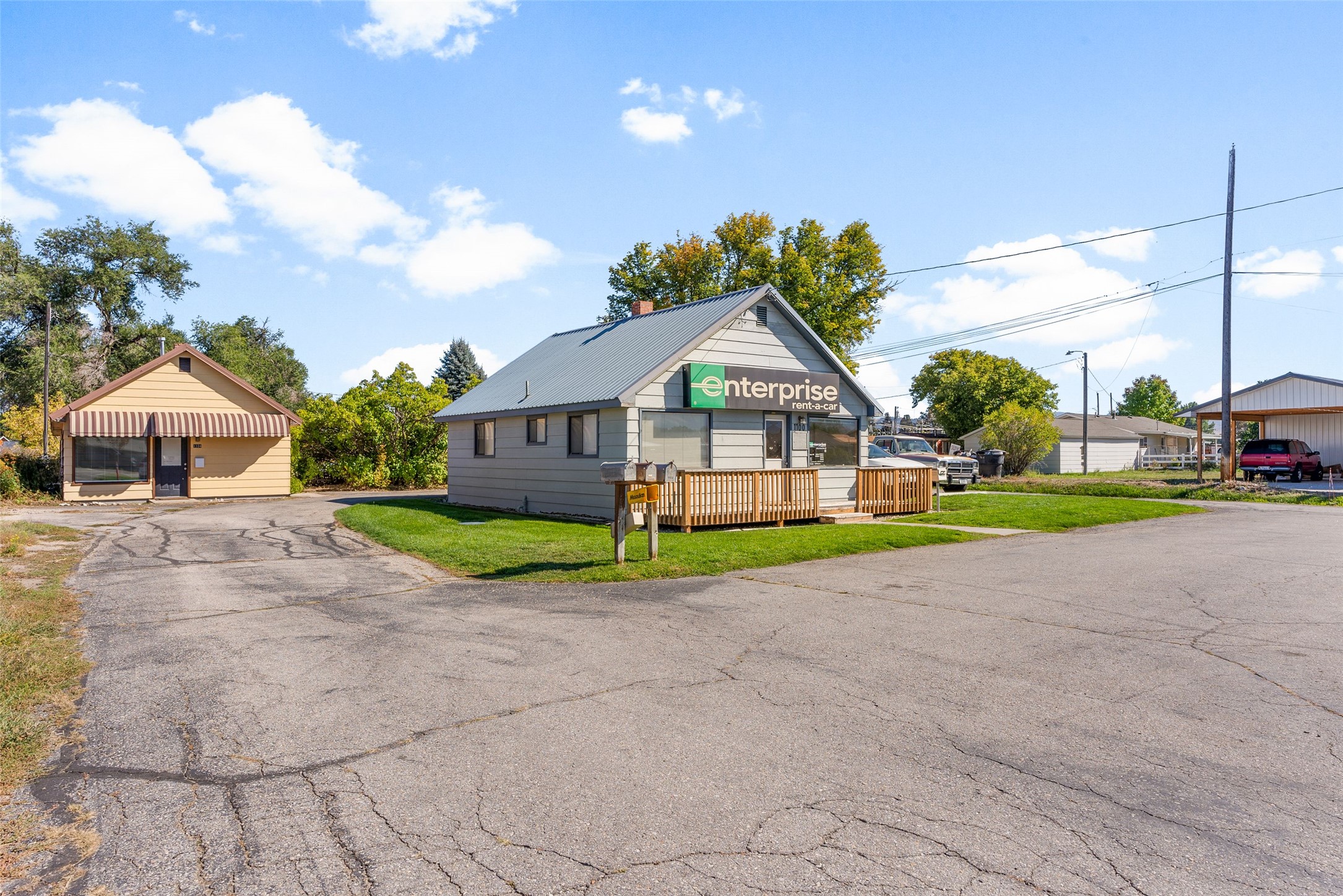1100 S First Street Property Photo 10