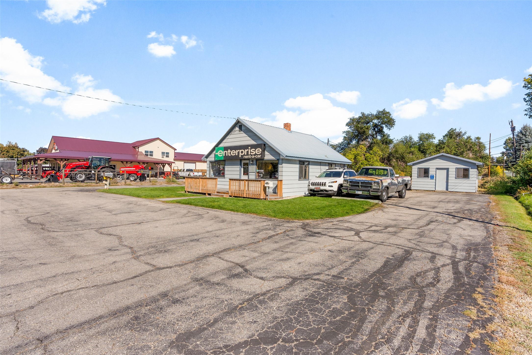 1100 S First Street Property Photo 11