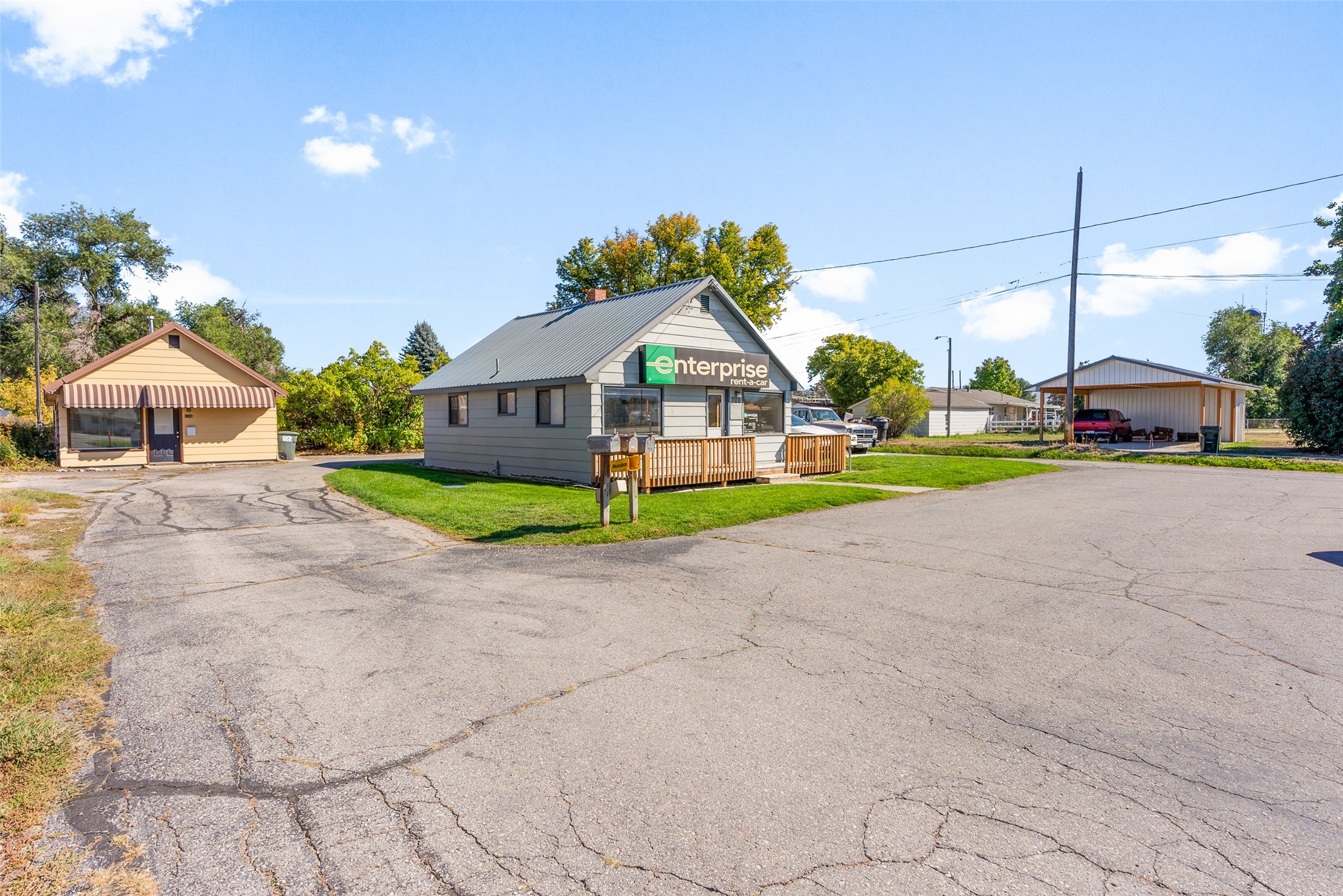 1100 S First Street Property Photo 13