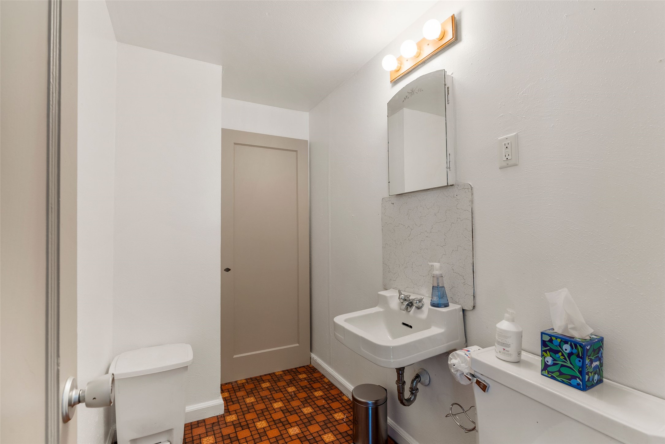 1100 S First Street Property Photo 24