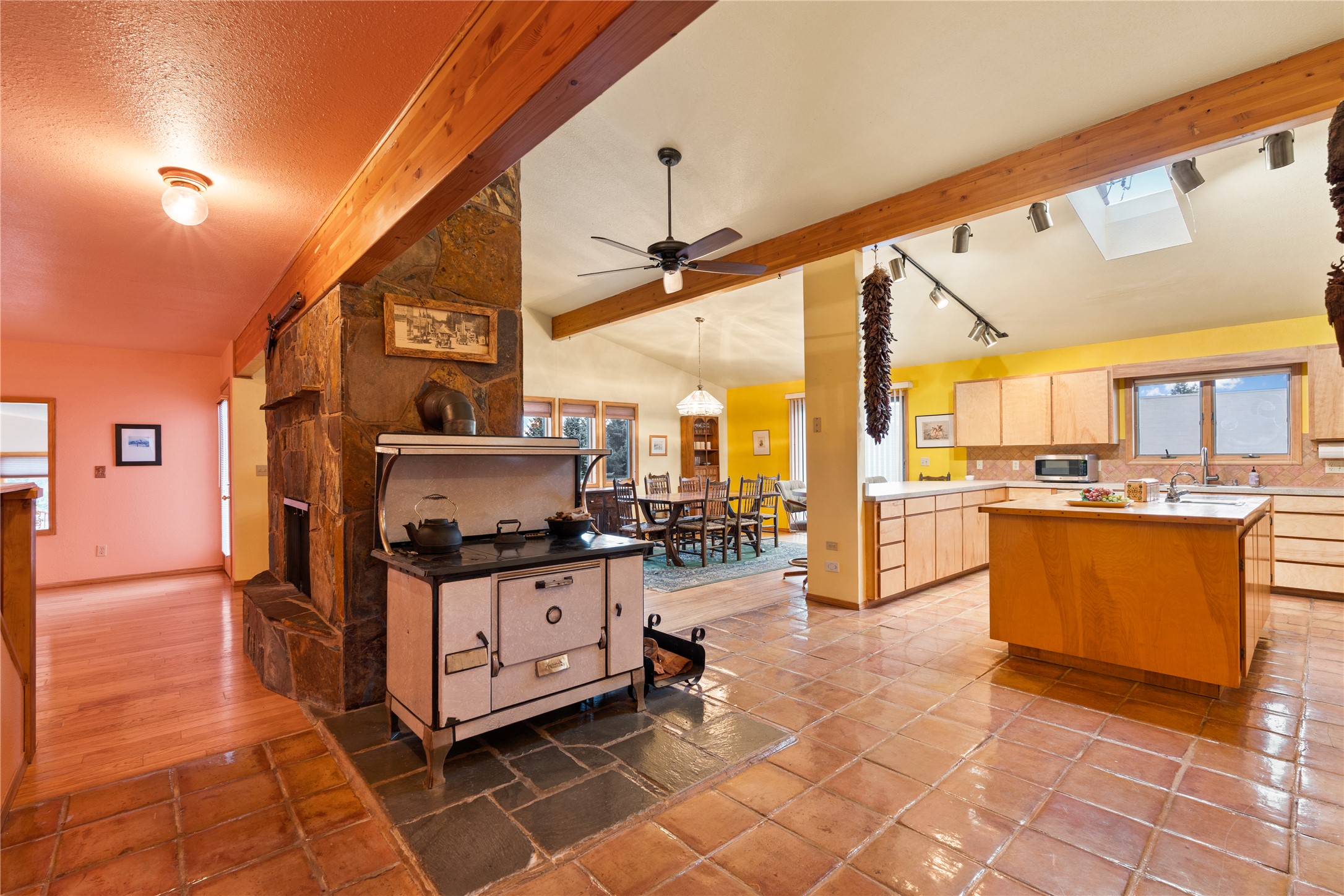 380 Commerce Street Property Photo 11
