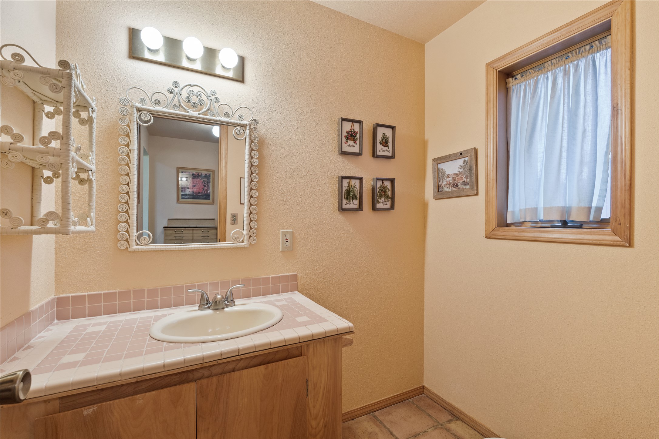 380 Commerce Street Property Photo 23