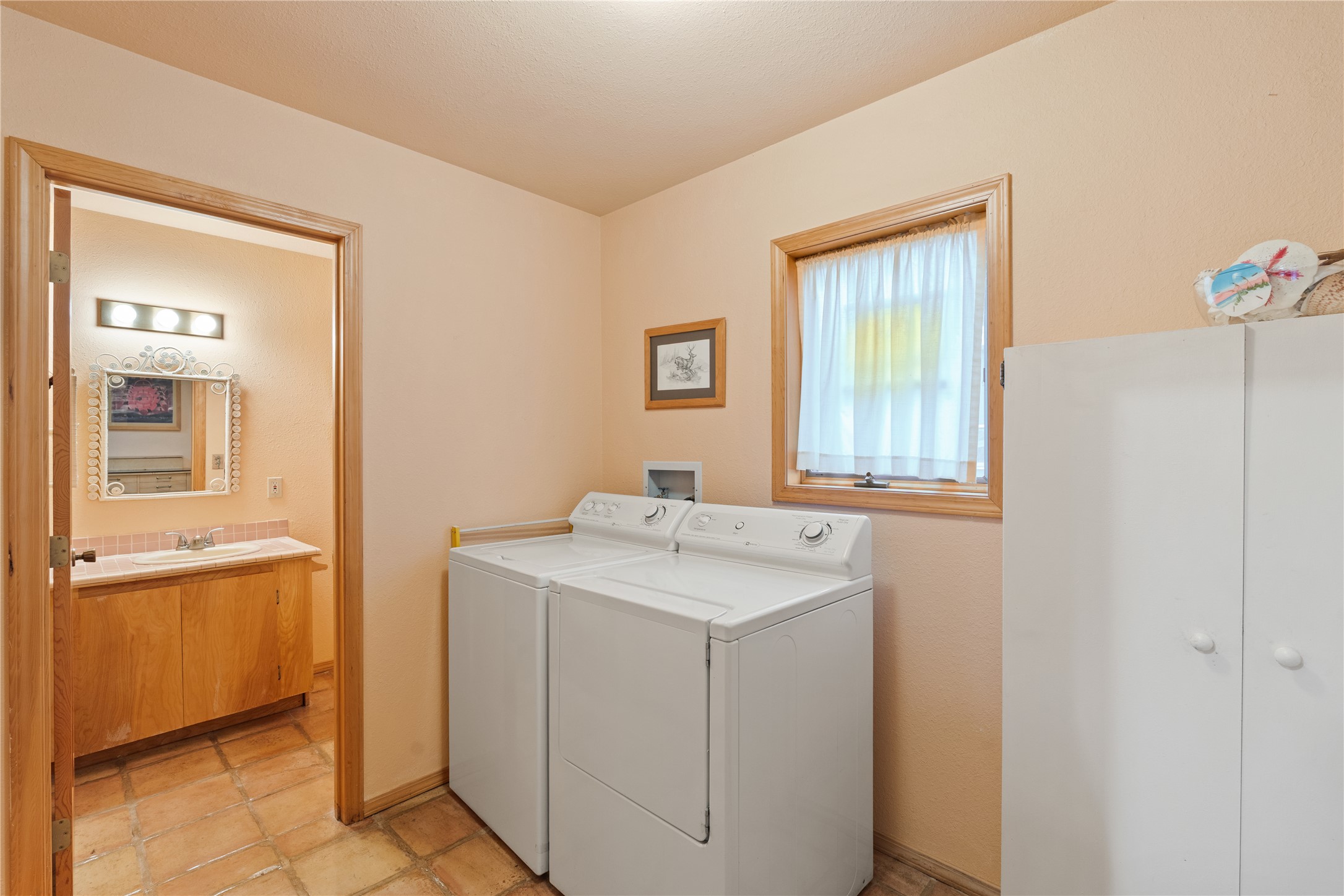380 Commerce Street Property Photo 25