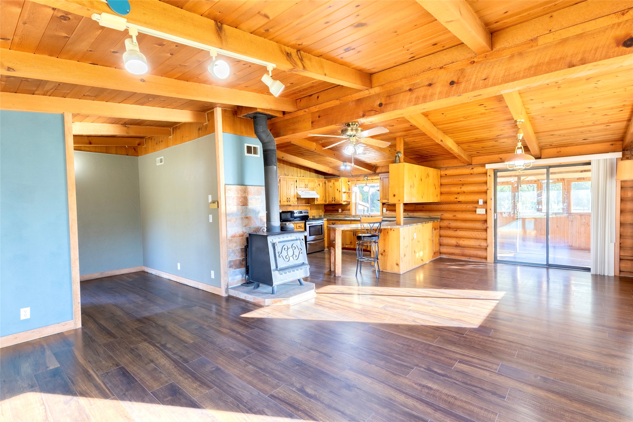 5819 Lawrence Lane Property Photo 5