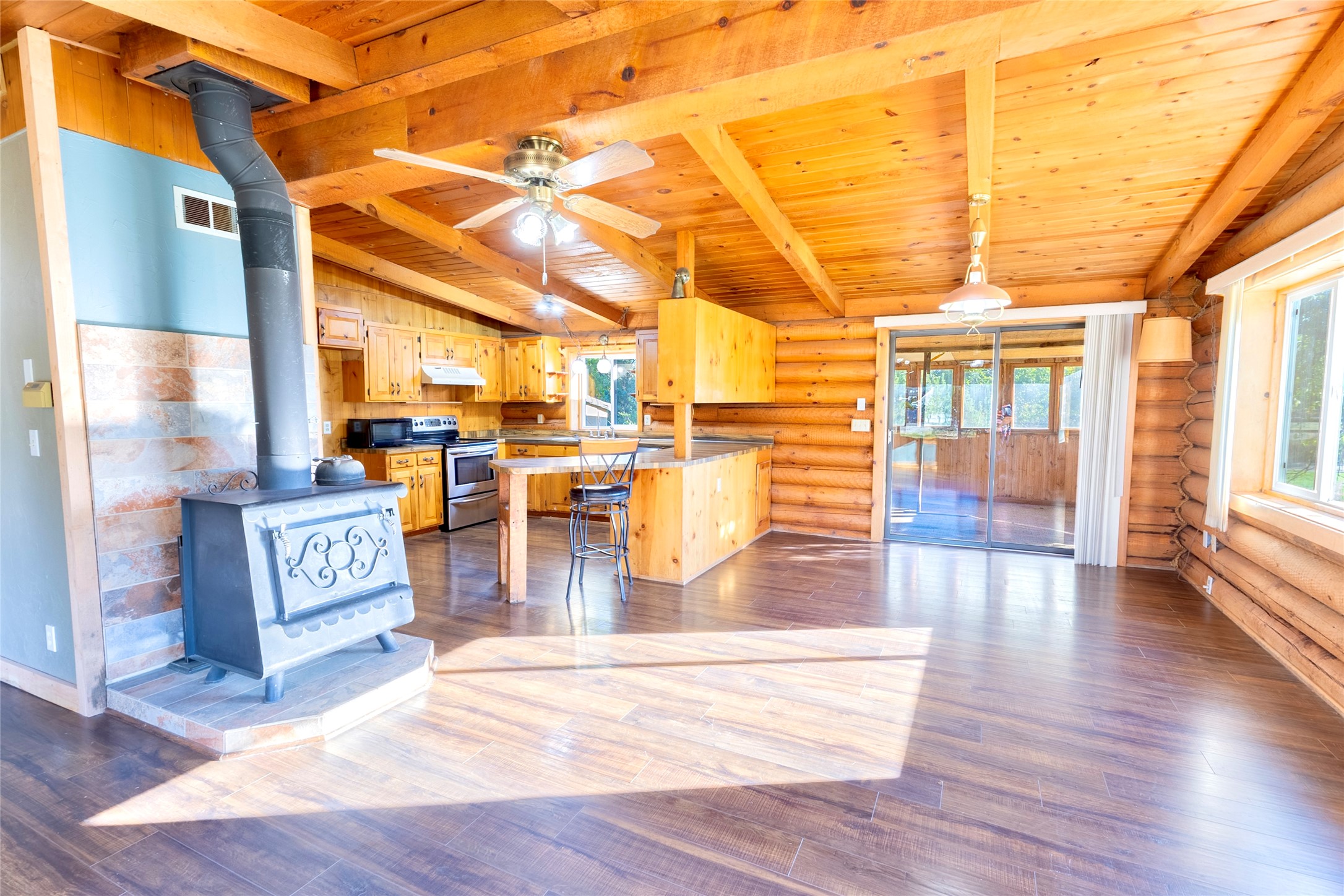 5819 Lawrence Lane Property Photo 8