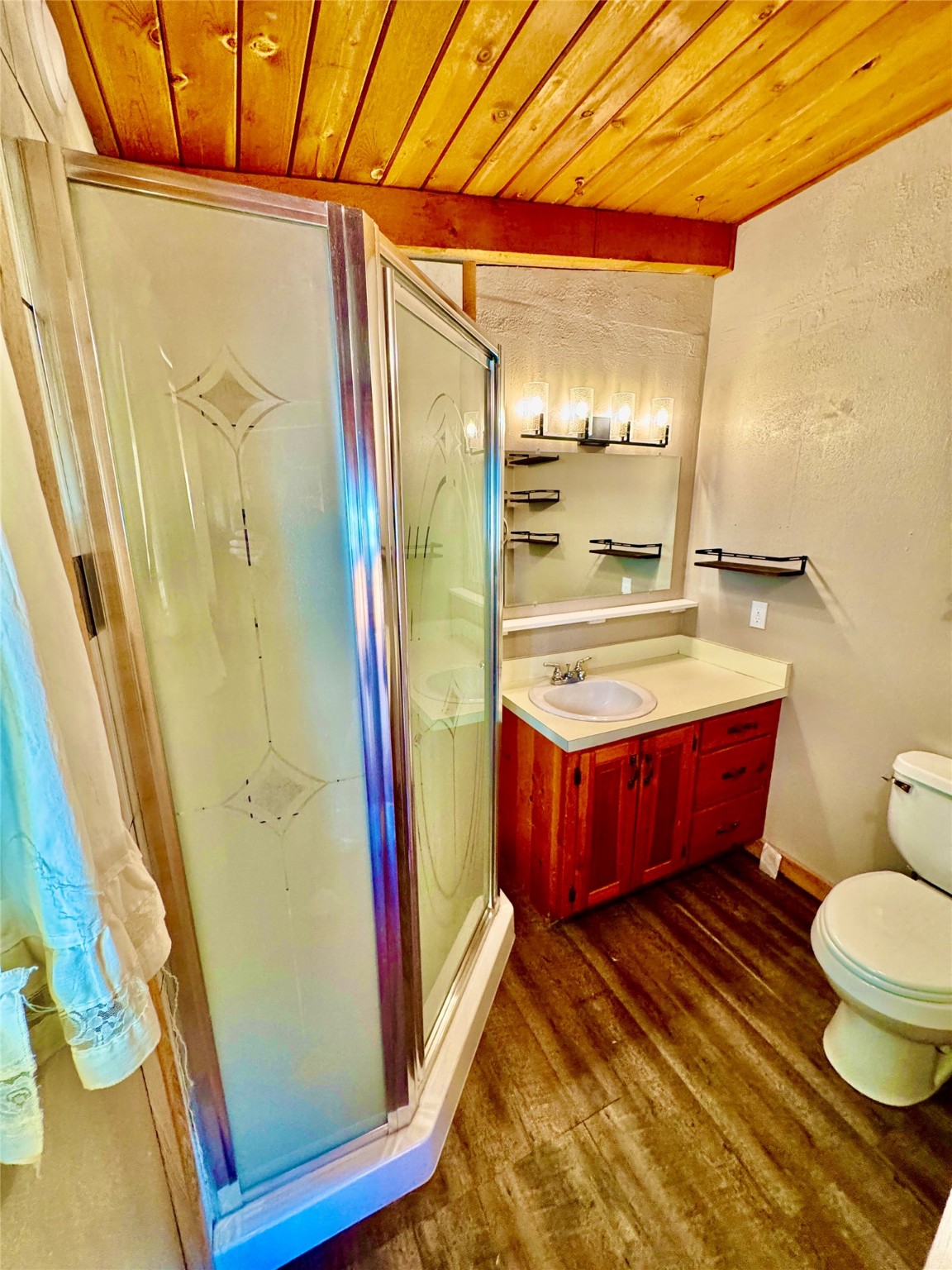 5819 Lawrence Lane Property Photo 11