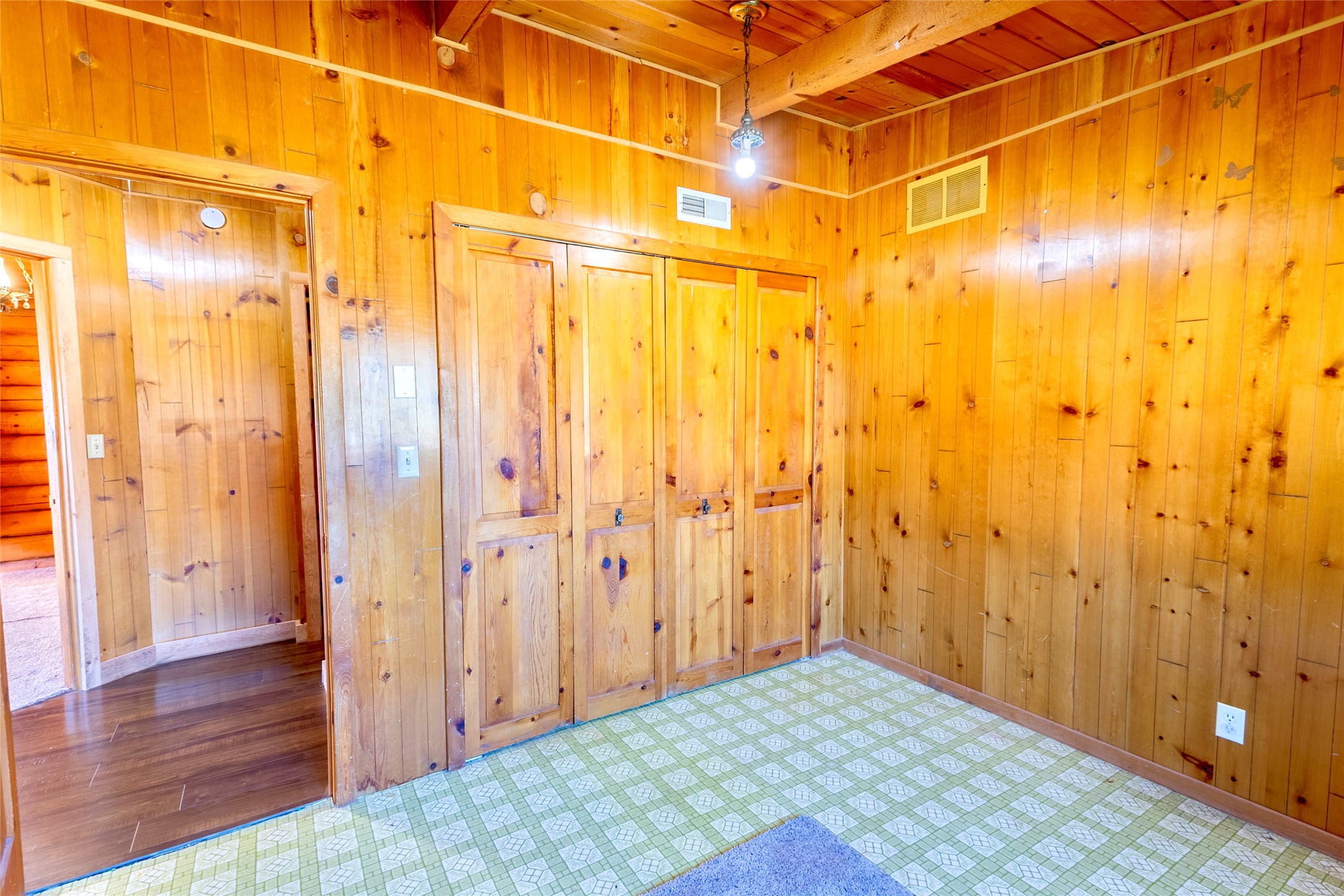 5819 Lawrence Lane Property Photo 15