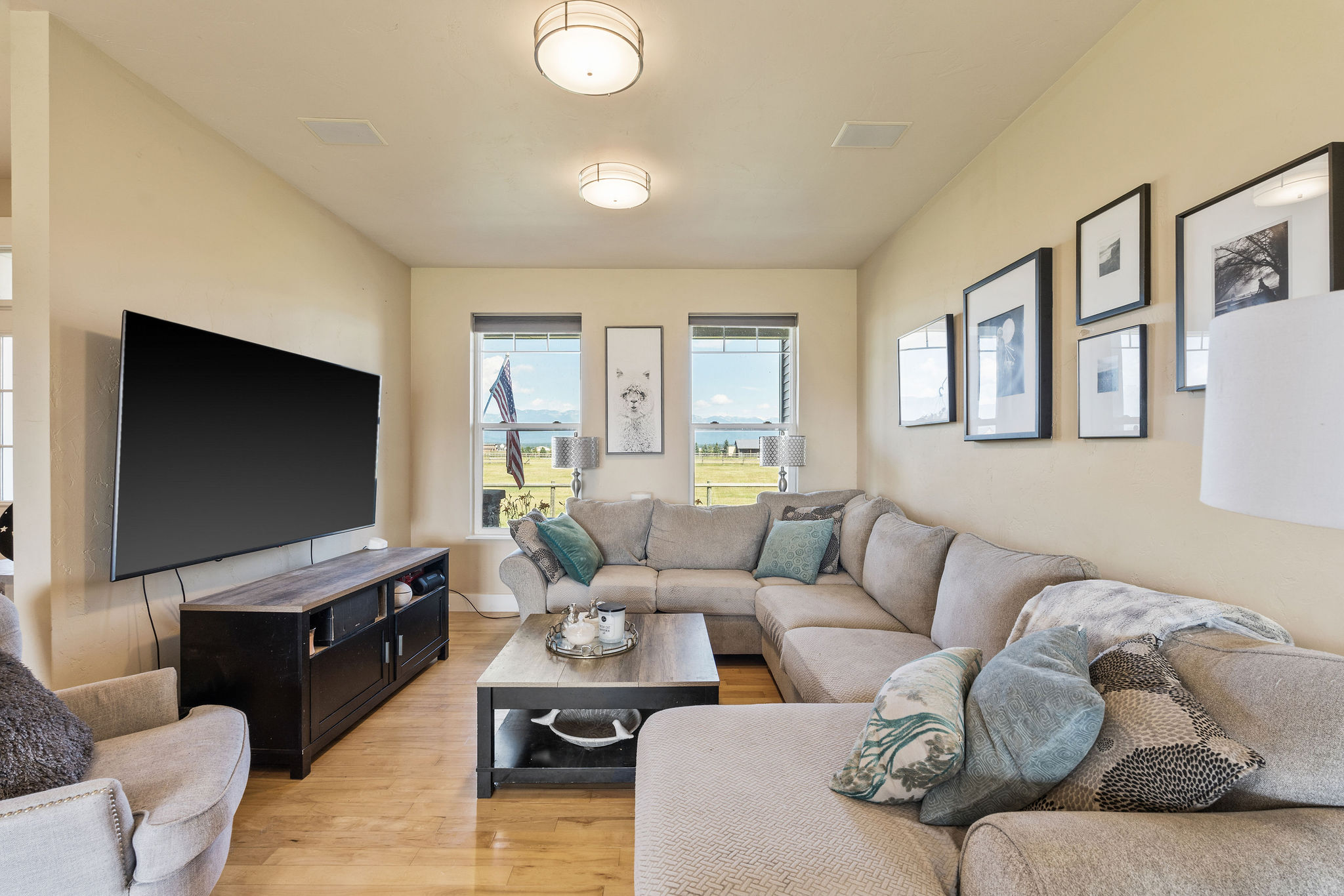 990 Farm Road Property Photo 10