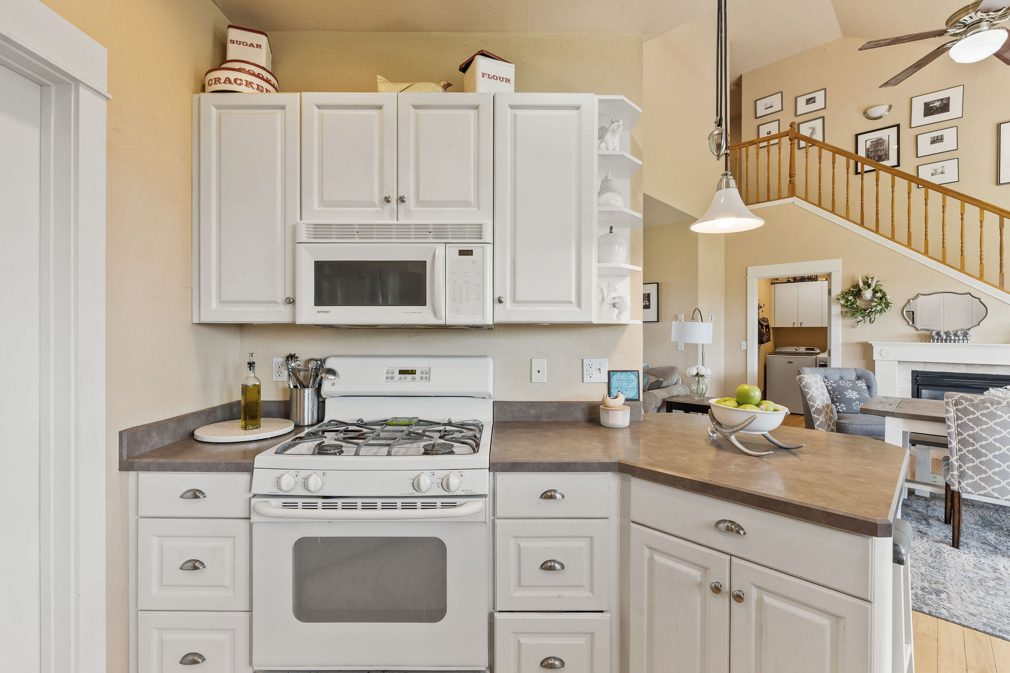 990 Farm Road Property Photo 19