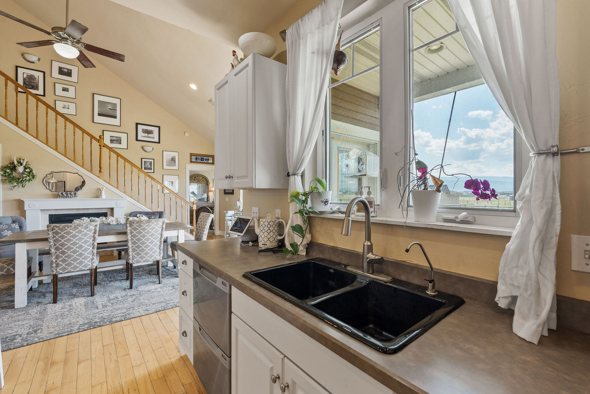990 Farm Road Property Photo 20