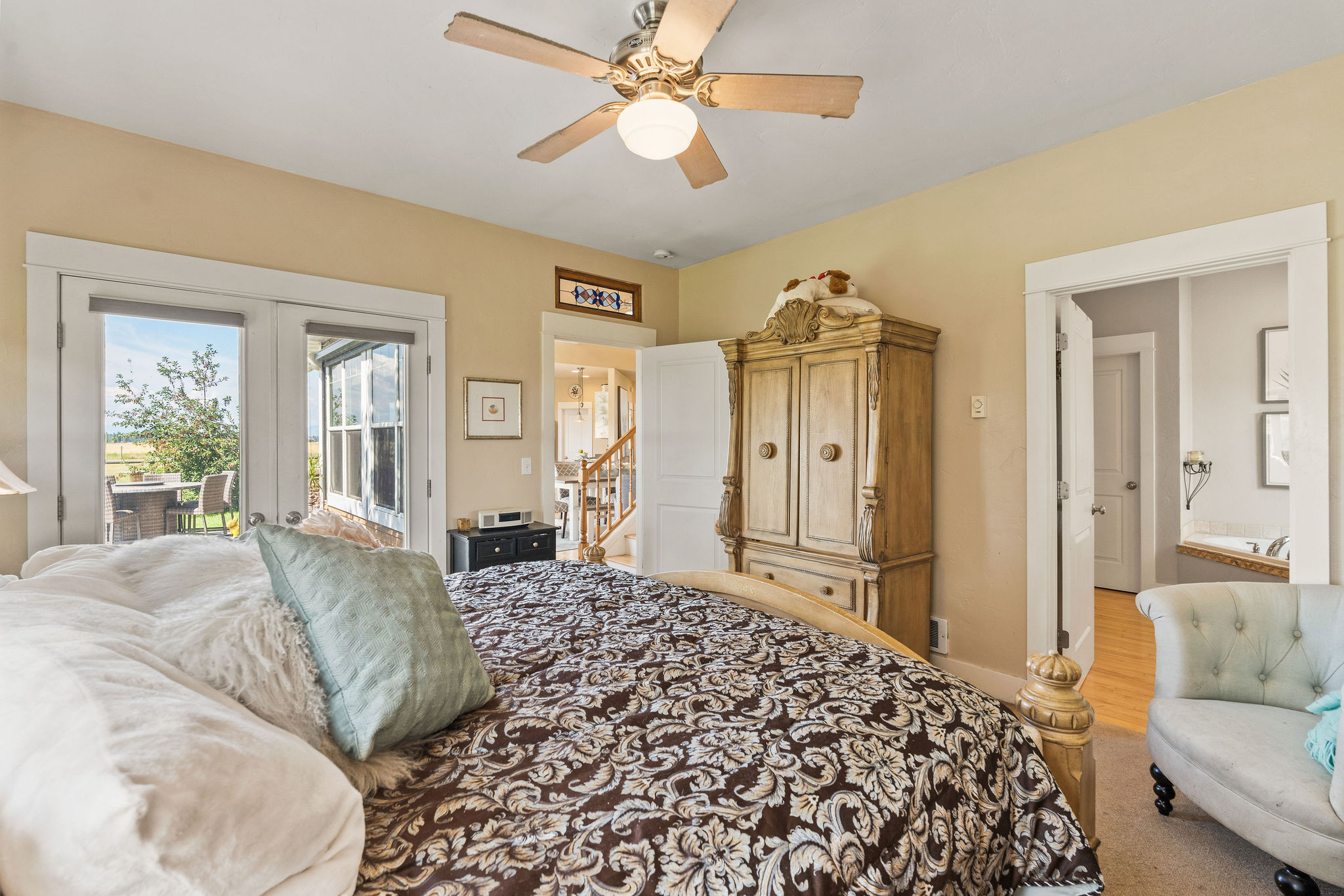 990 Farm Road Property Photo 23