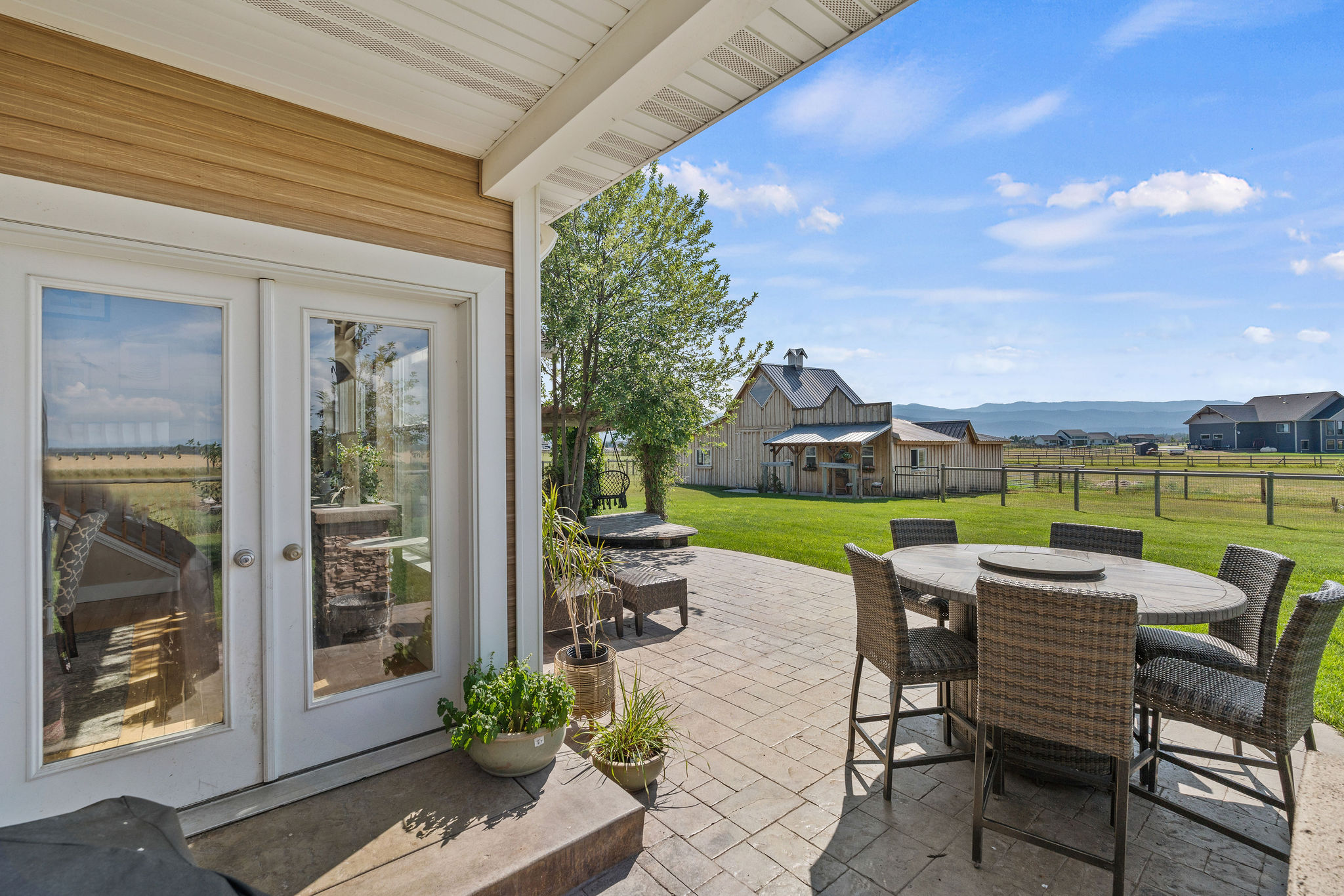 990 Farm Road Property Photo 34