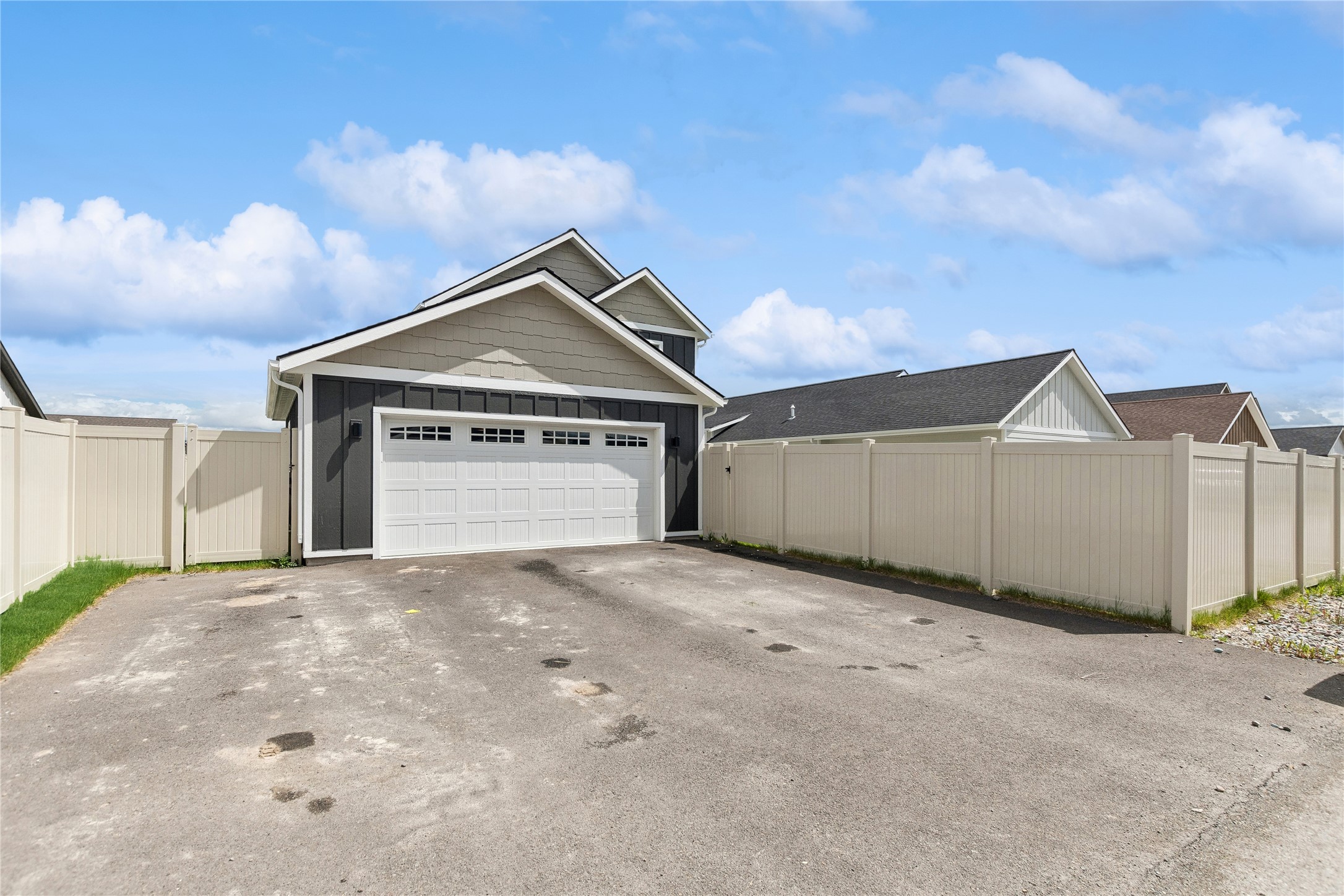 1216 Longfellow Trail Property Photo 8