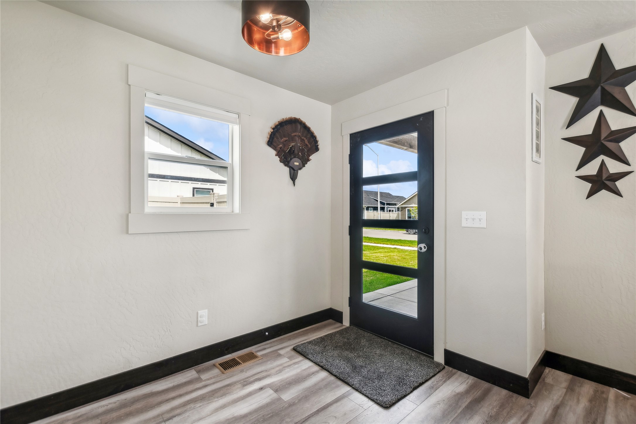 1216 Longfellow Trail Property Photo 9