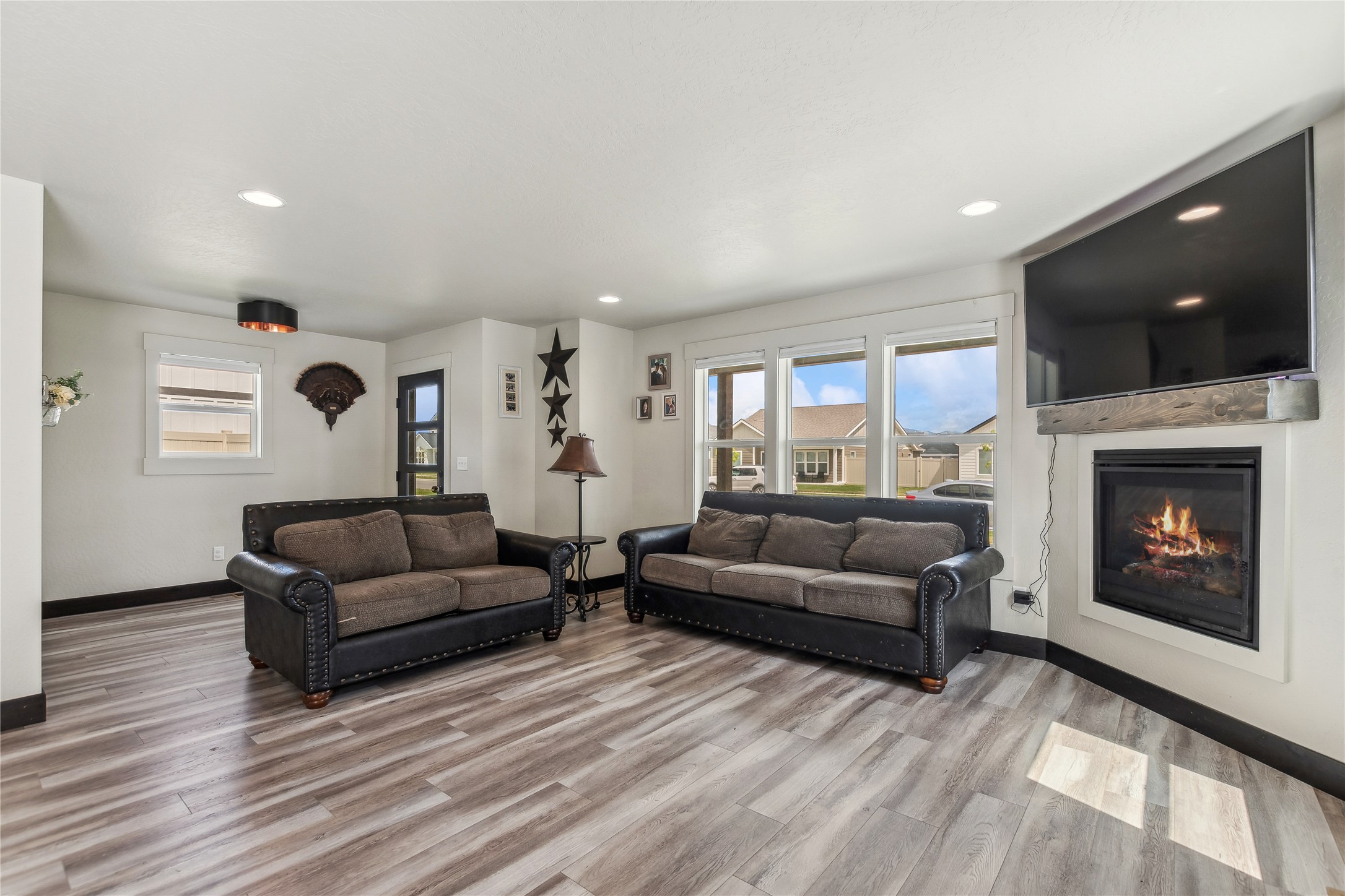 1216 Longfellow Trail Property Photo 10