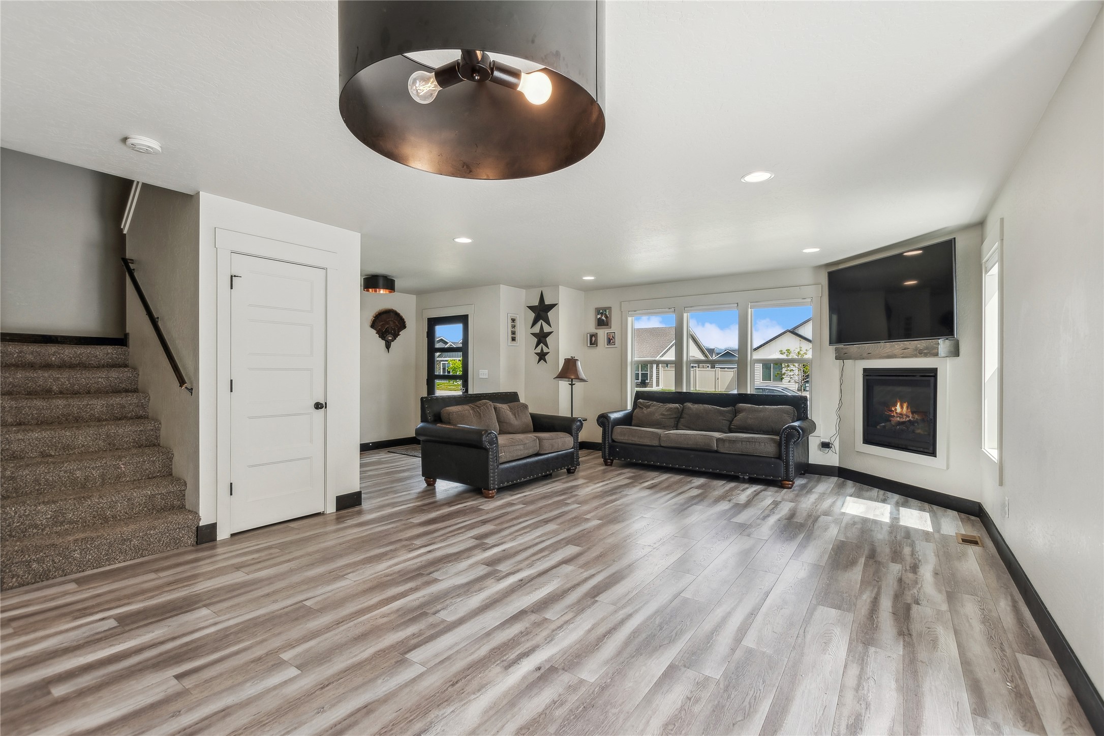 1216 Longfellow Trail Property Photo 11