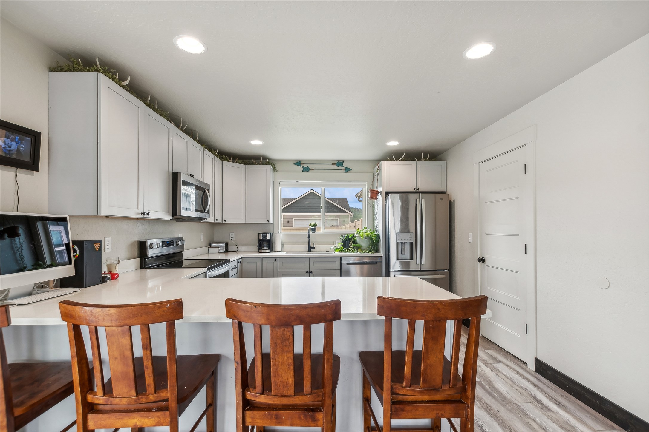 1216 Longfellow Trail Property Photo 14