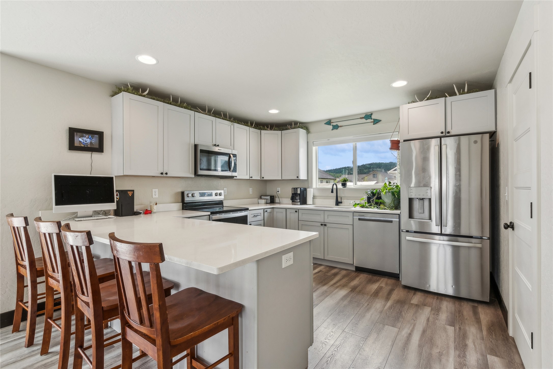 1216 Longfellow Trail Property Photo 16