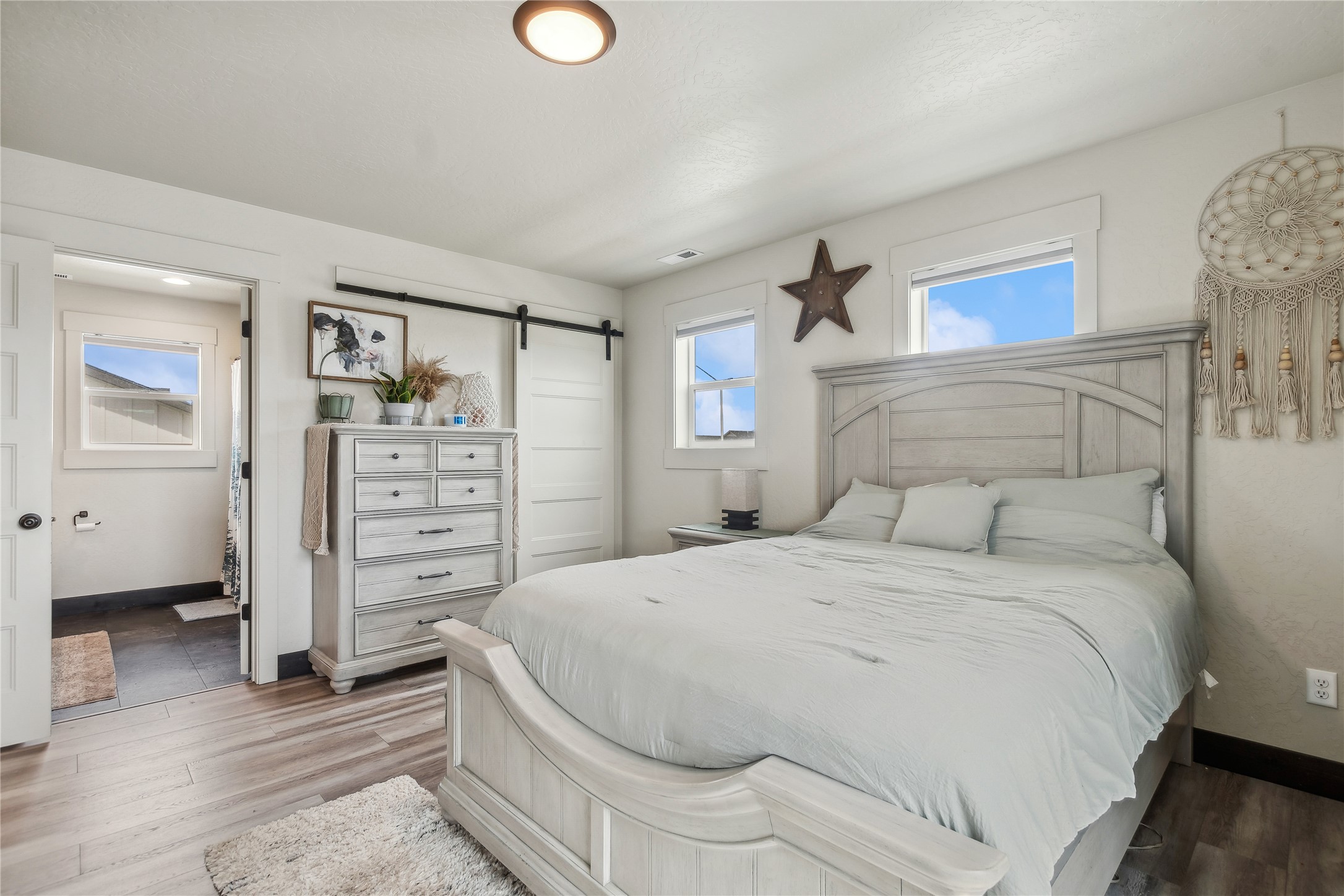 1216 Longfellow Trail Property Photo 18