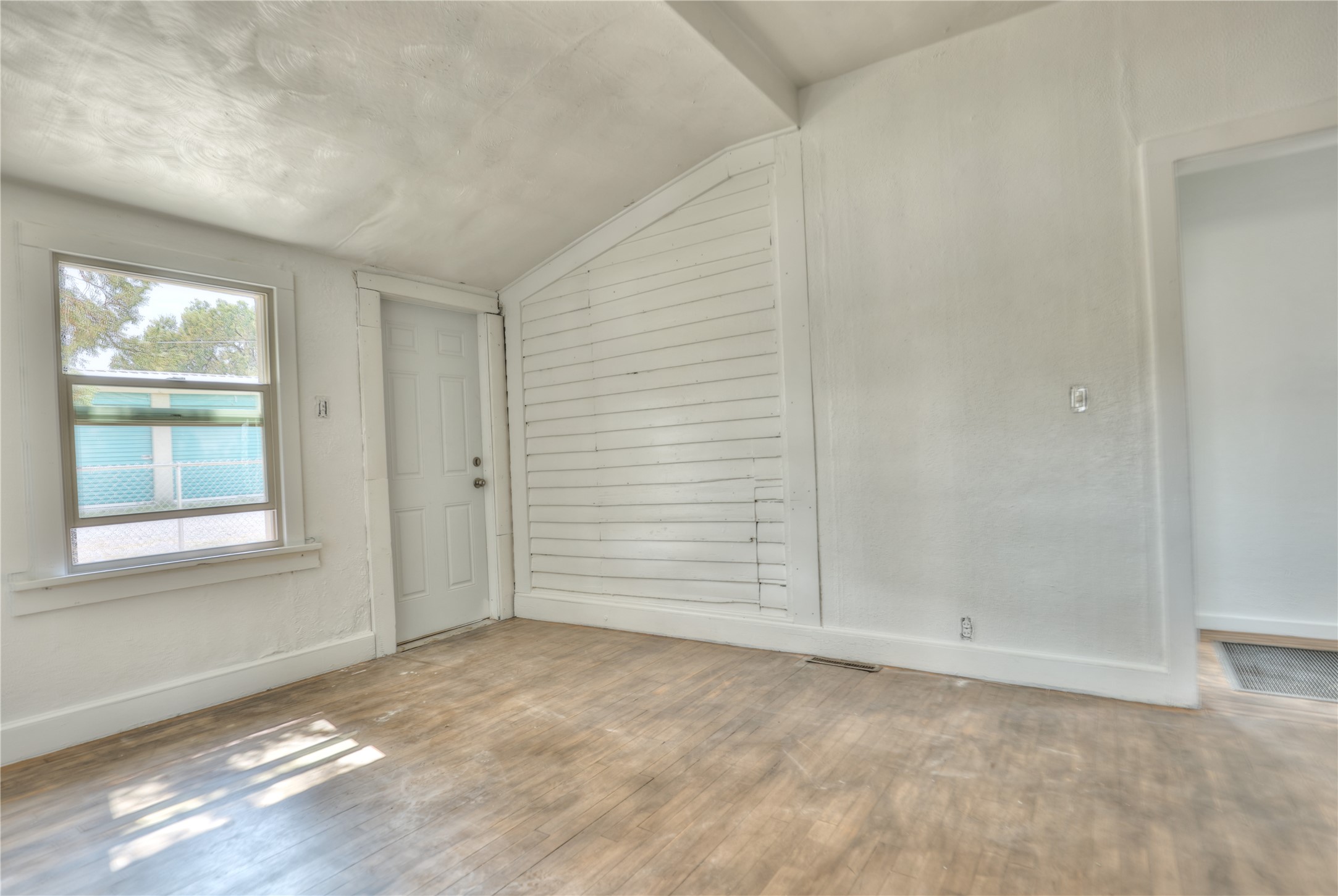 1655 Joslyn Street Property Photo 15