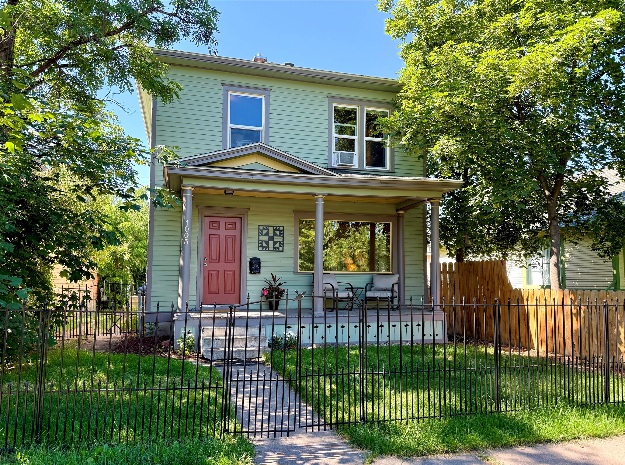 1005 Sherwood Street Property Photo 2