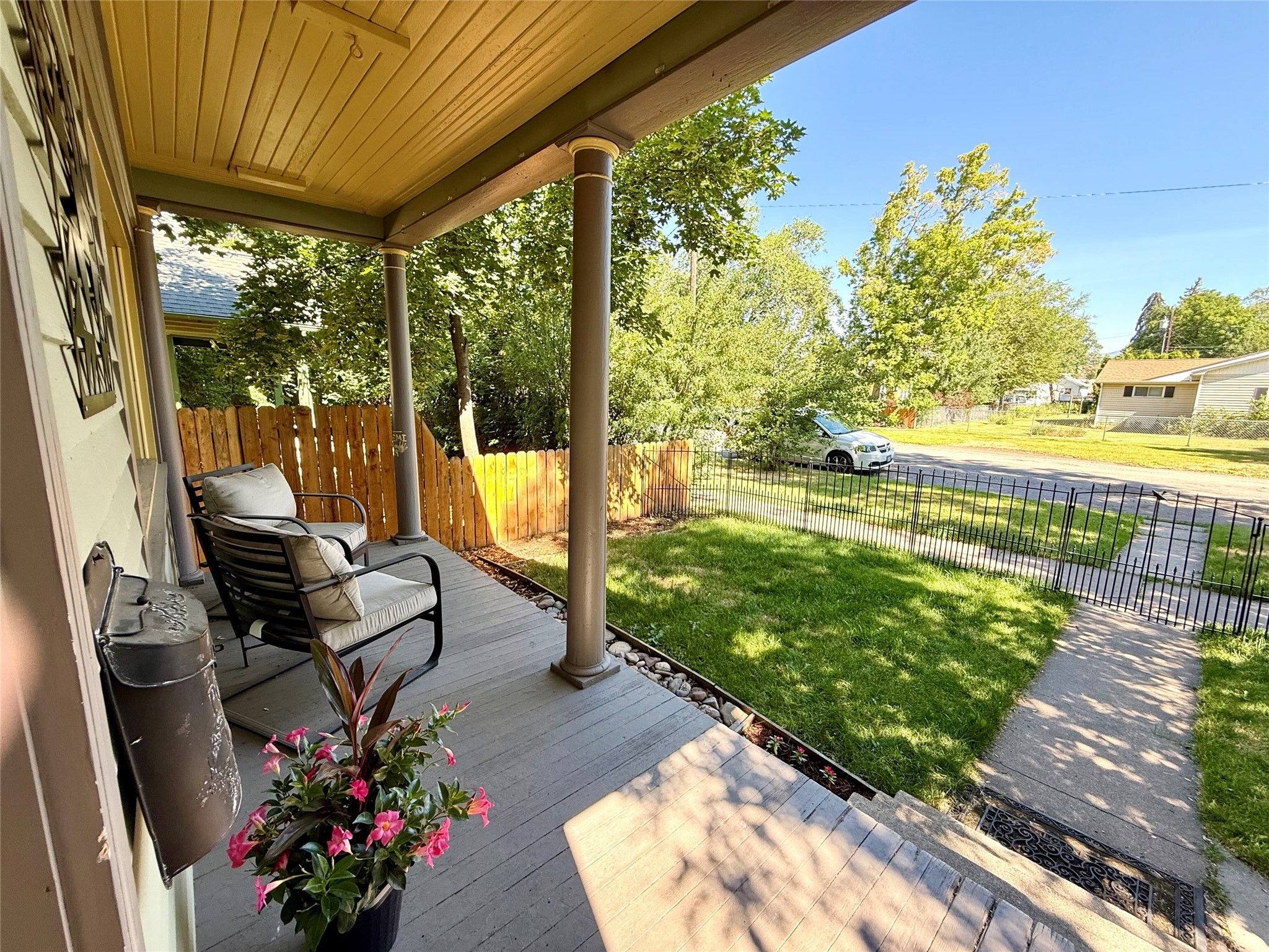 1005 Sherwood Street Property Photo 3