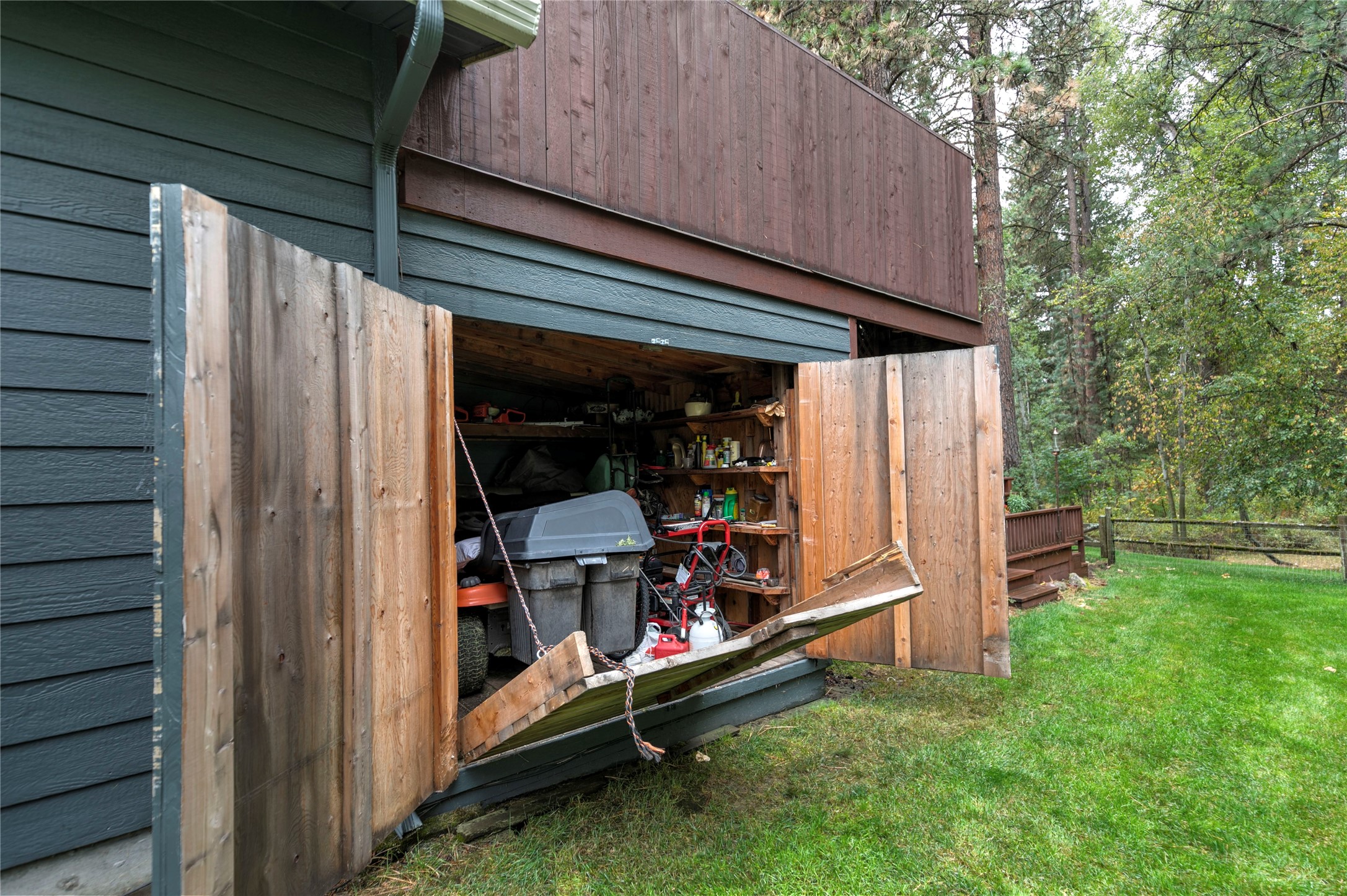 1715 Streamside Court Property Photo 11