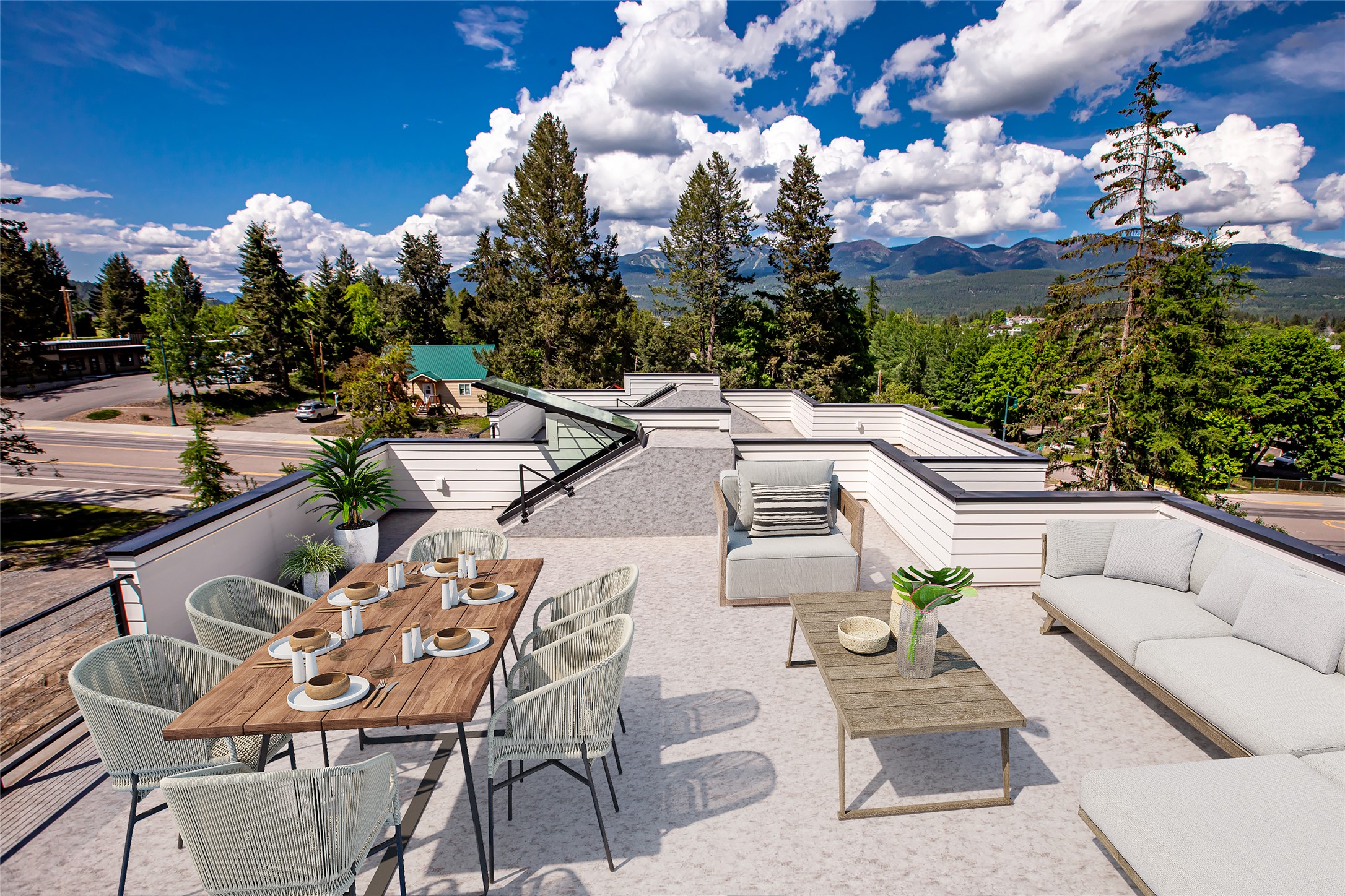 713 W 2nd Street W Property Photo 3