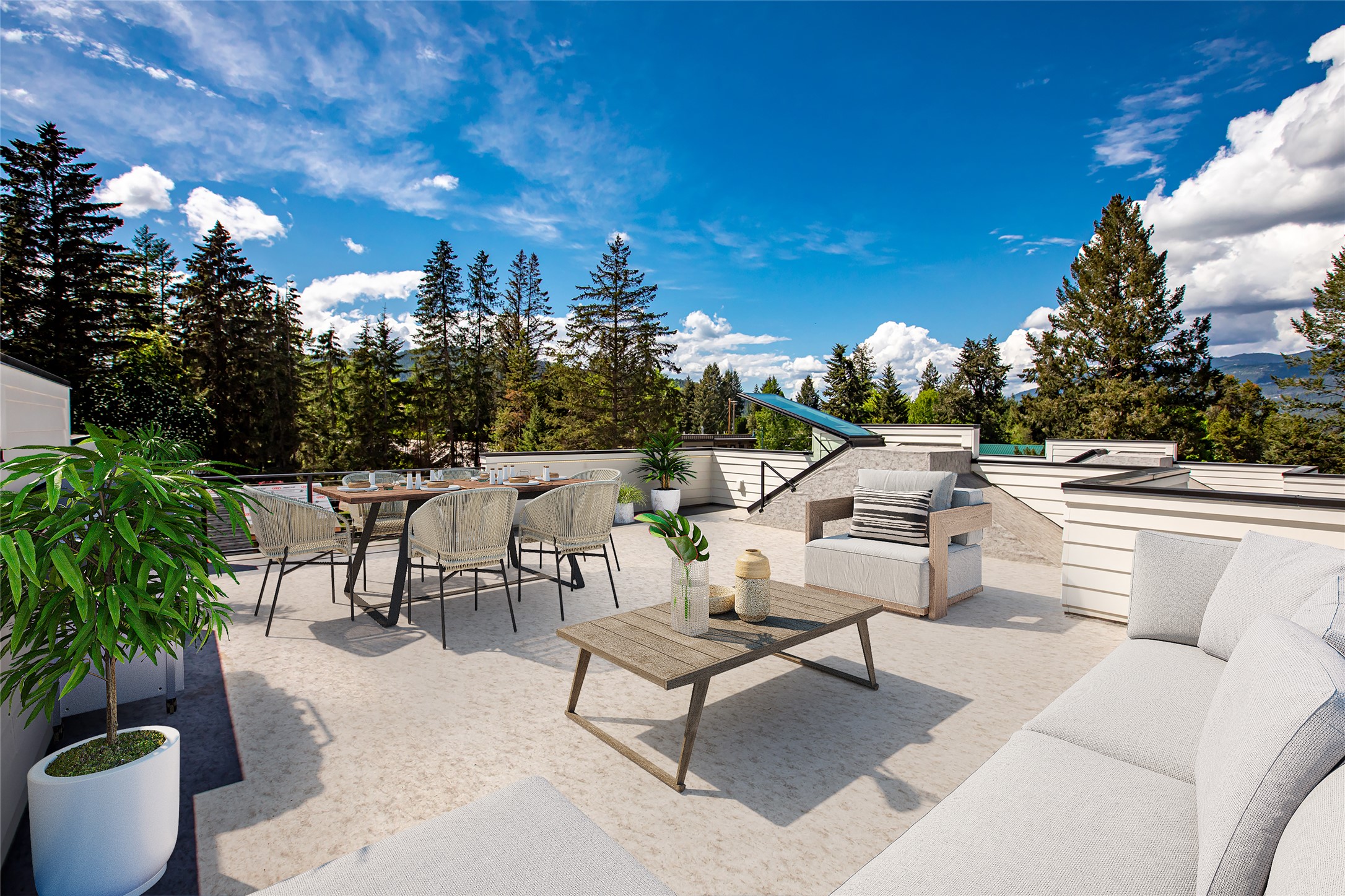 713 W 2nd Street W Property Photo 4