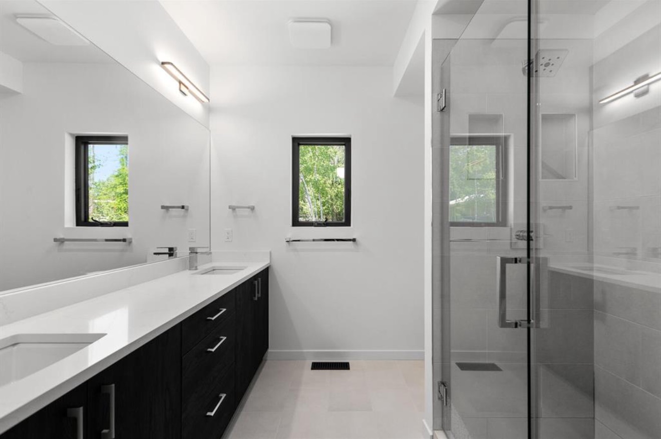 713 W 2nd Street W Property Photo 21