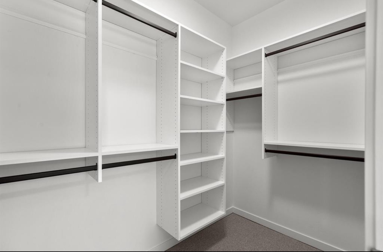 713 W 2nd Street W Property Photo 22