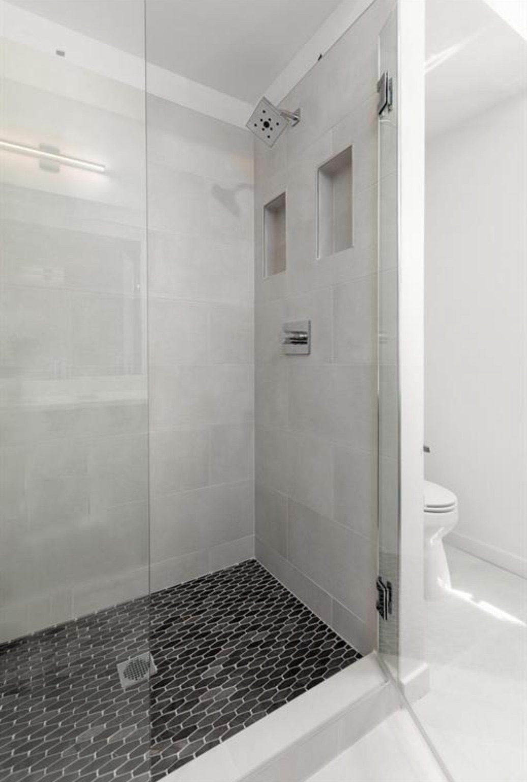 713 W 2nd Street W Property Photo 23