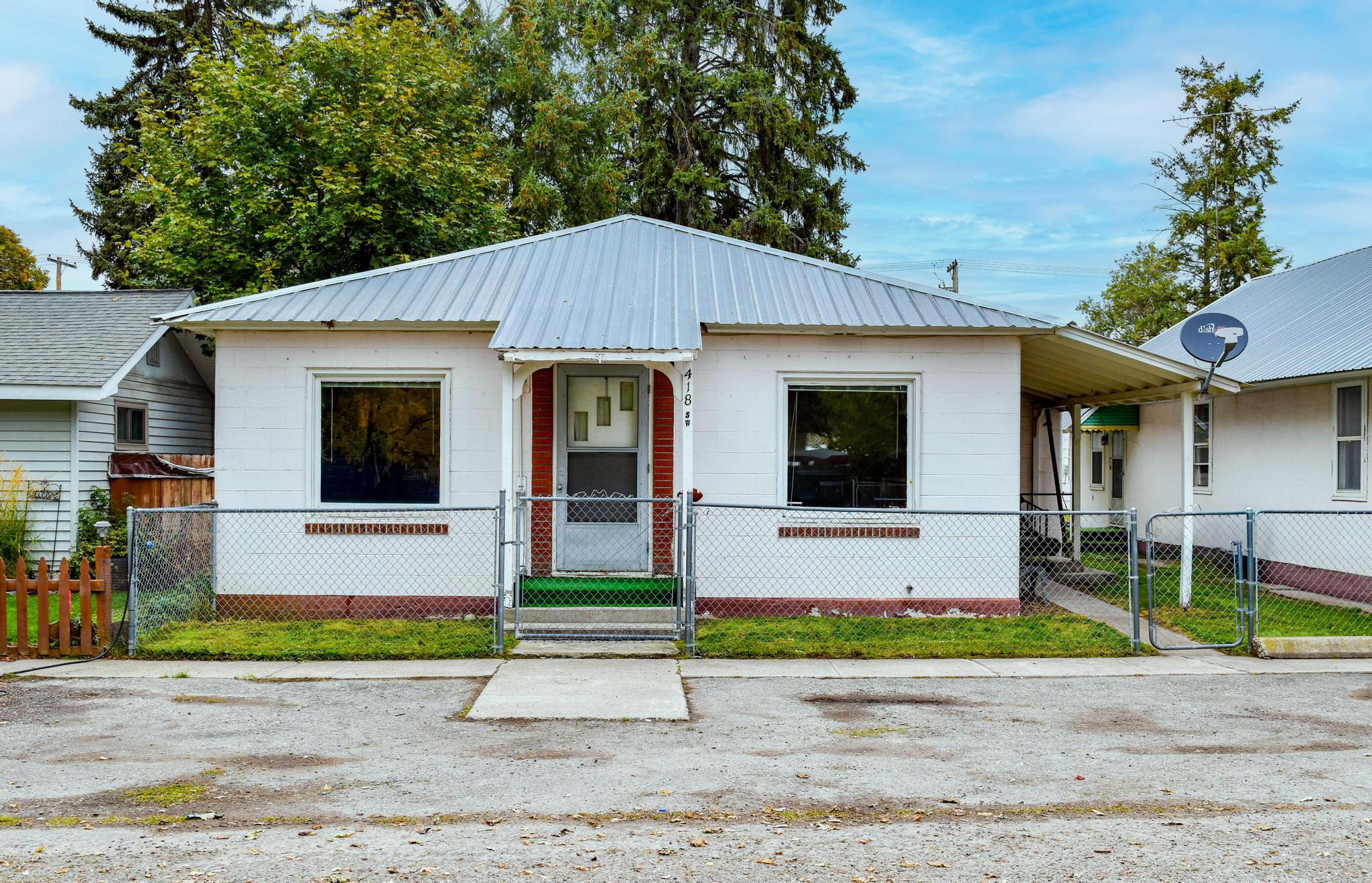 418 & 418 1/2 Buchanan Street Sw Property Photo 3