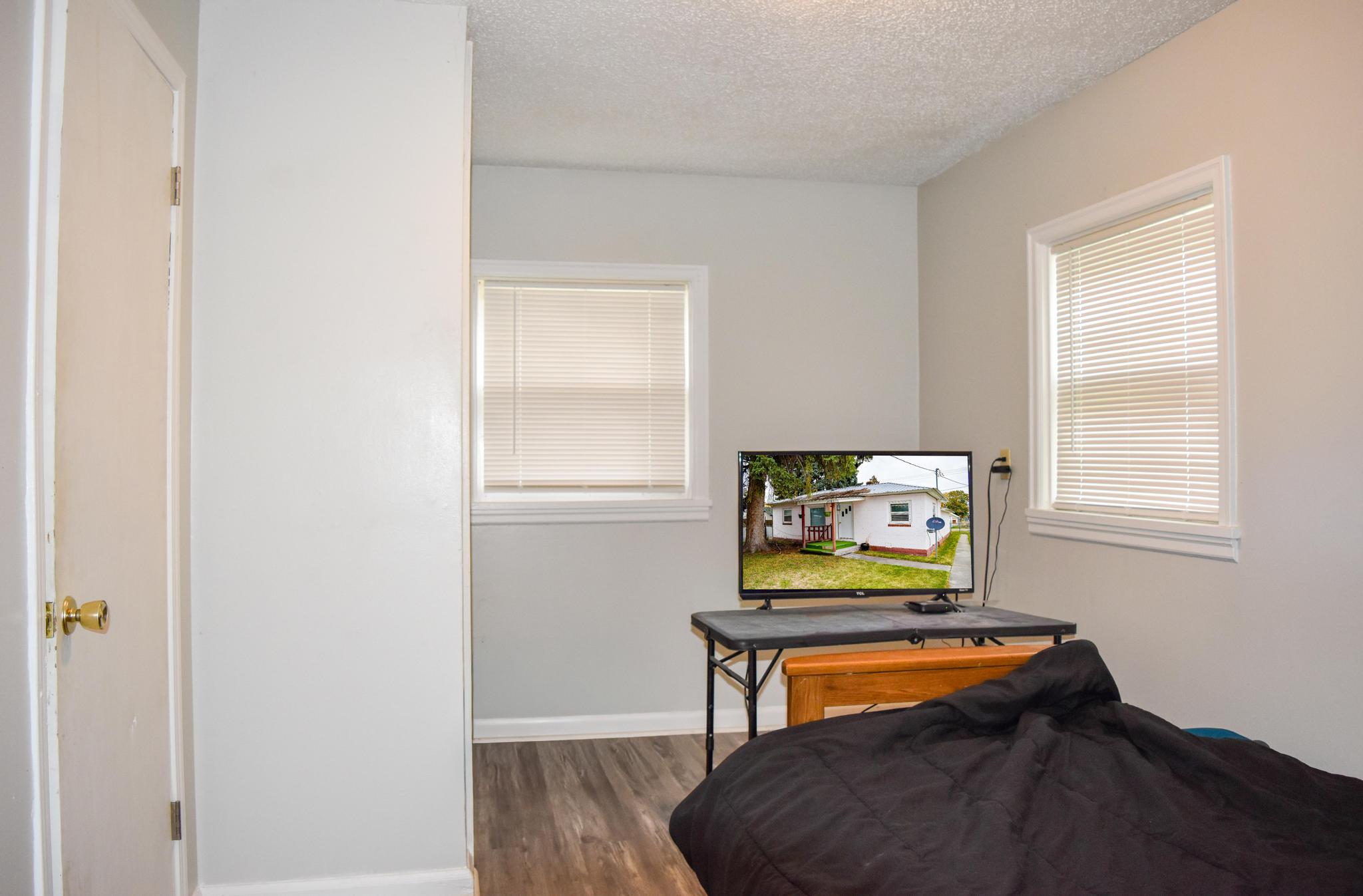 418 & 418 1/2 Buchanan Street Sw Property Photo 10