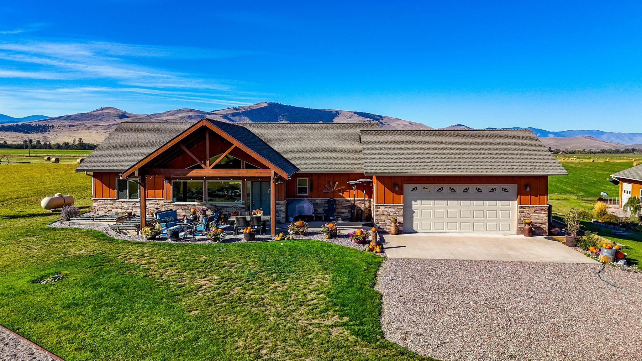 58119 Lower Crossing Road Property Photo 1