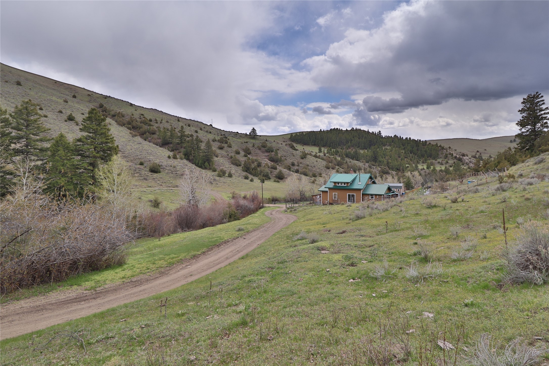 187 Edwards Gulch Road Property Photo 3