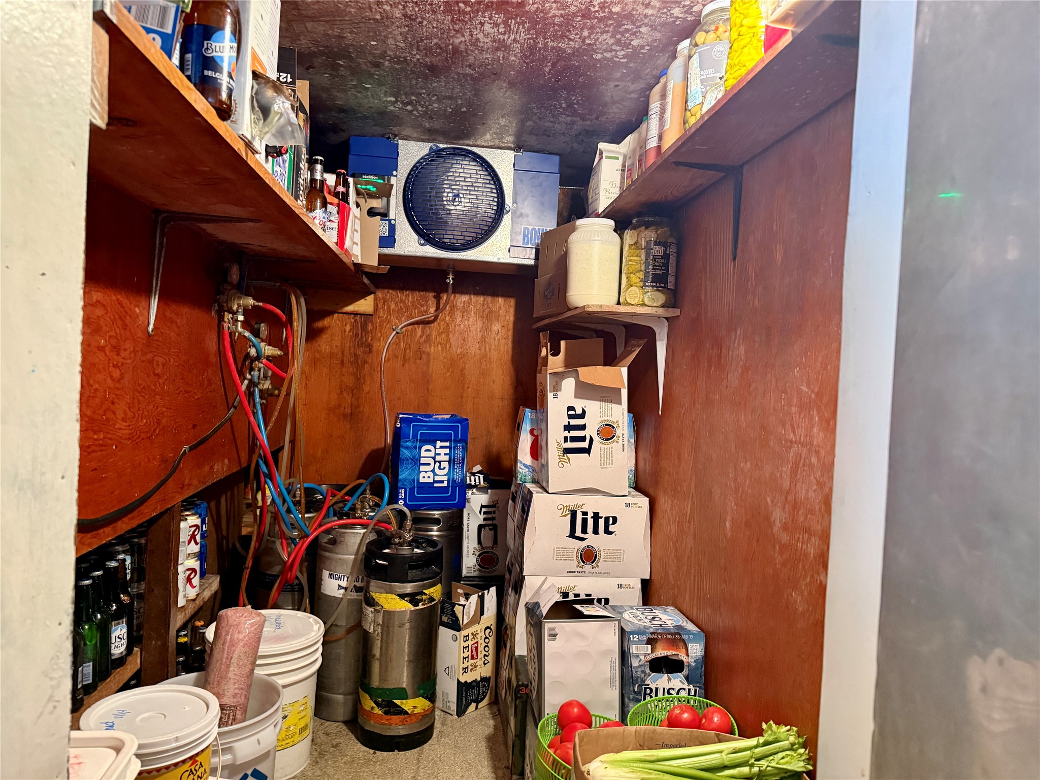 11 E Washington Avenue Property Photo 18