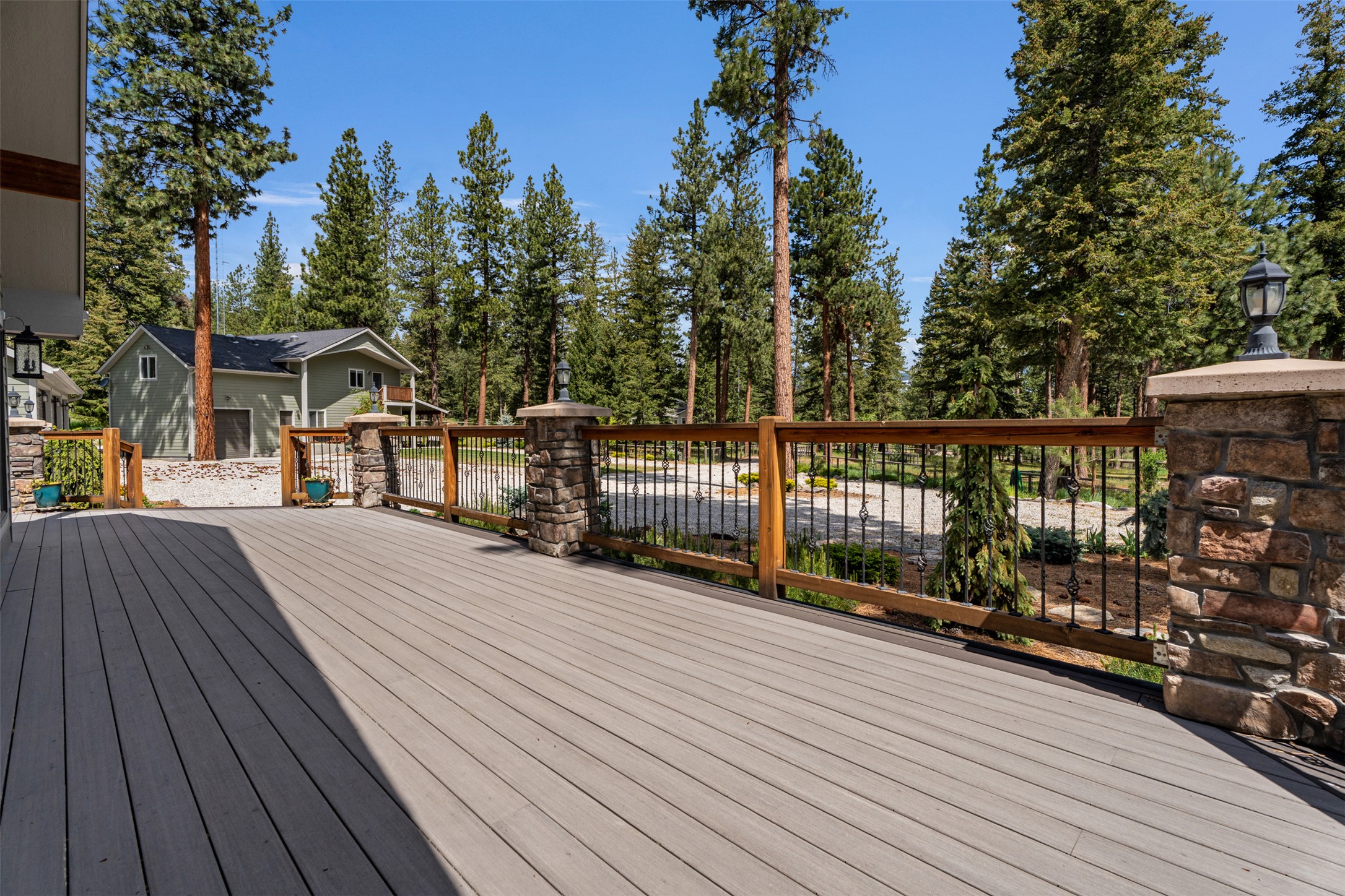 895 W Cow Creek Road Property Photo 3