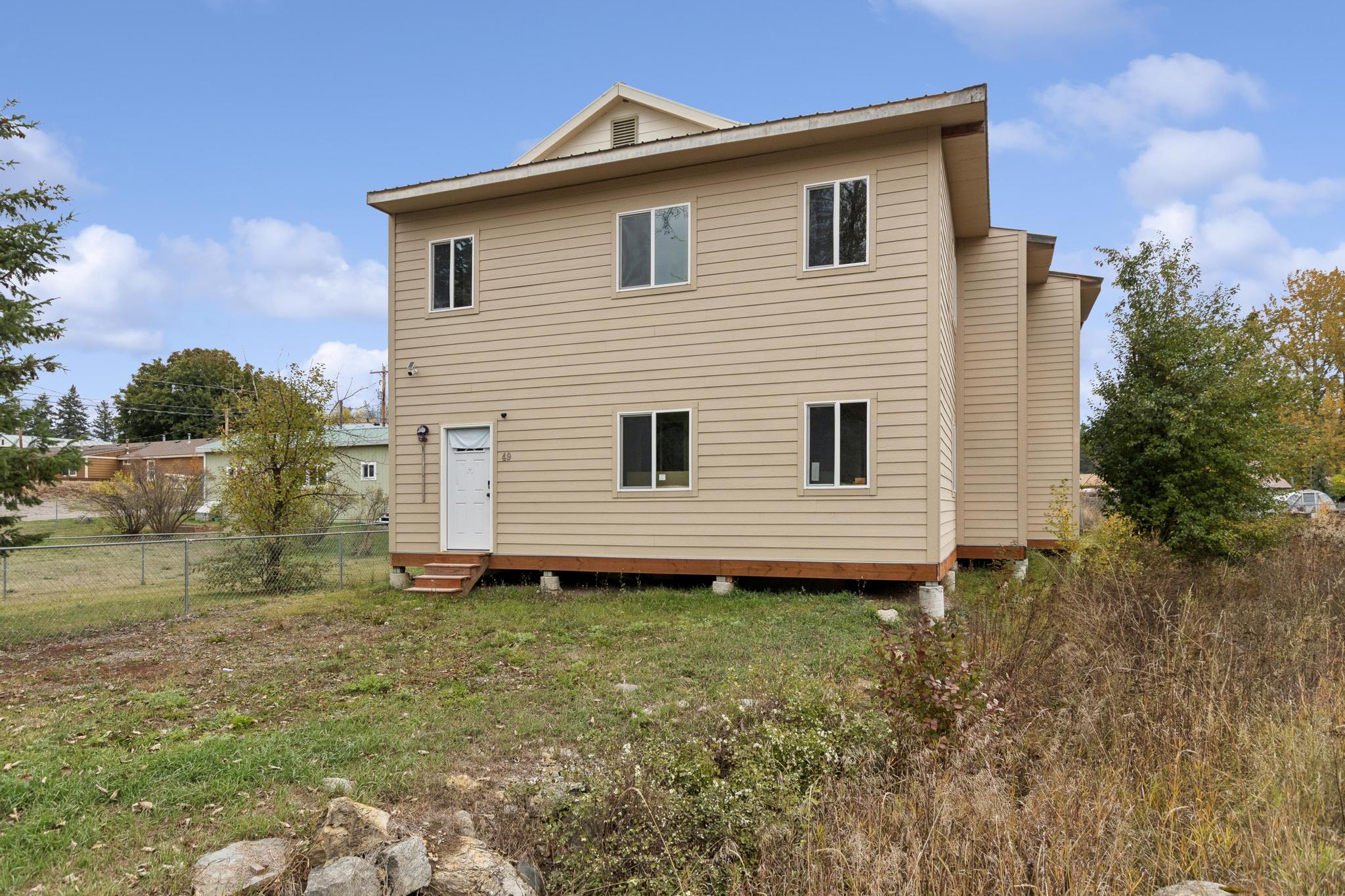 49 1st Street W Property Photo 1