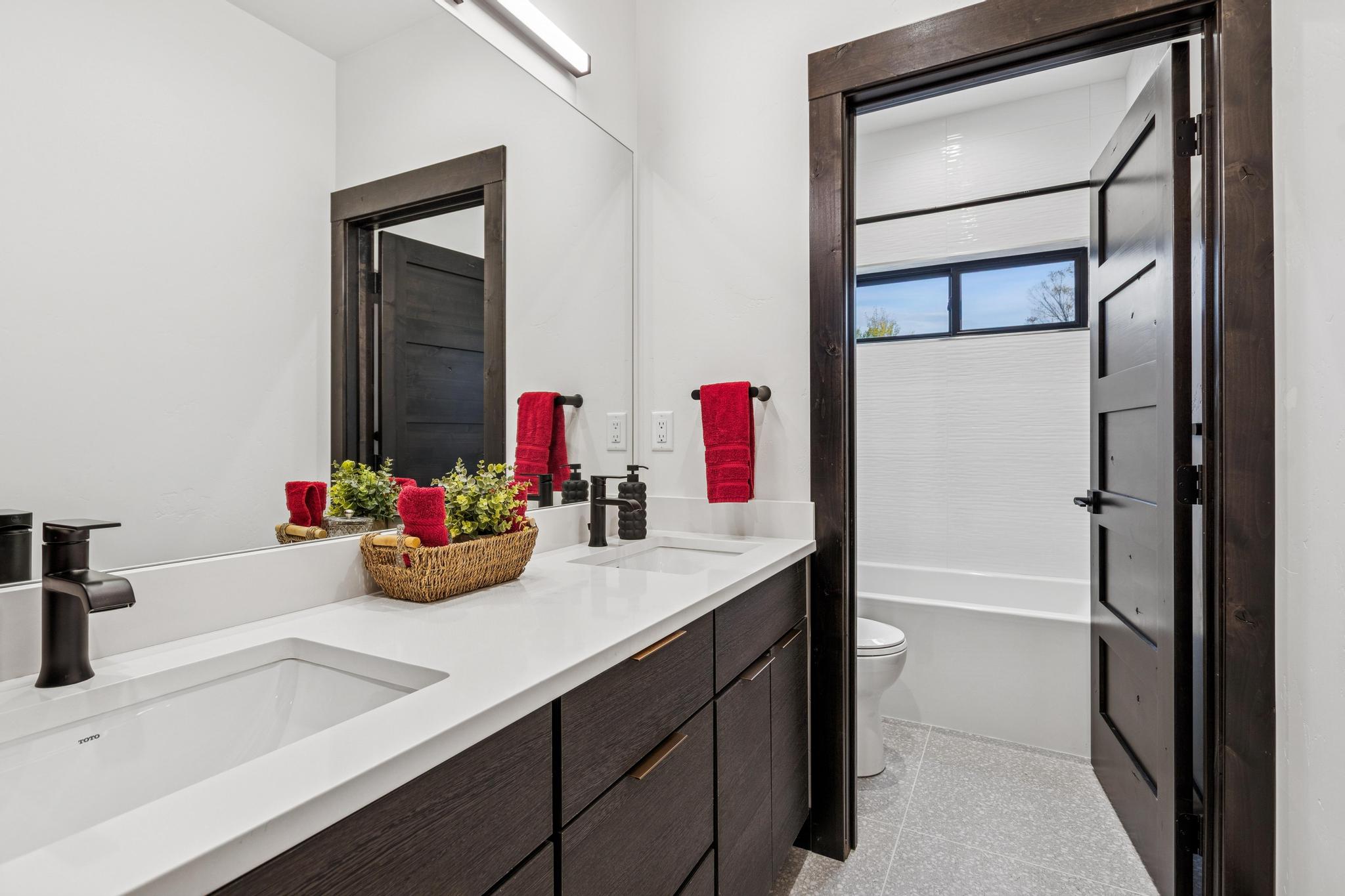 122 Karrow Avenue A Property Photo 16