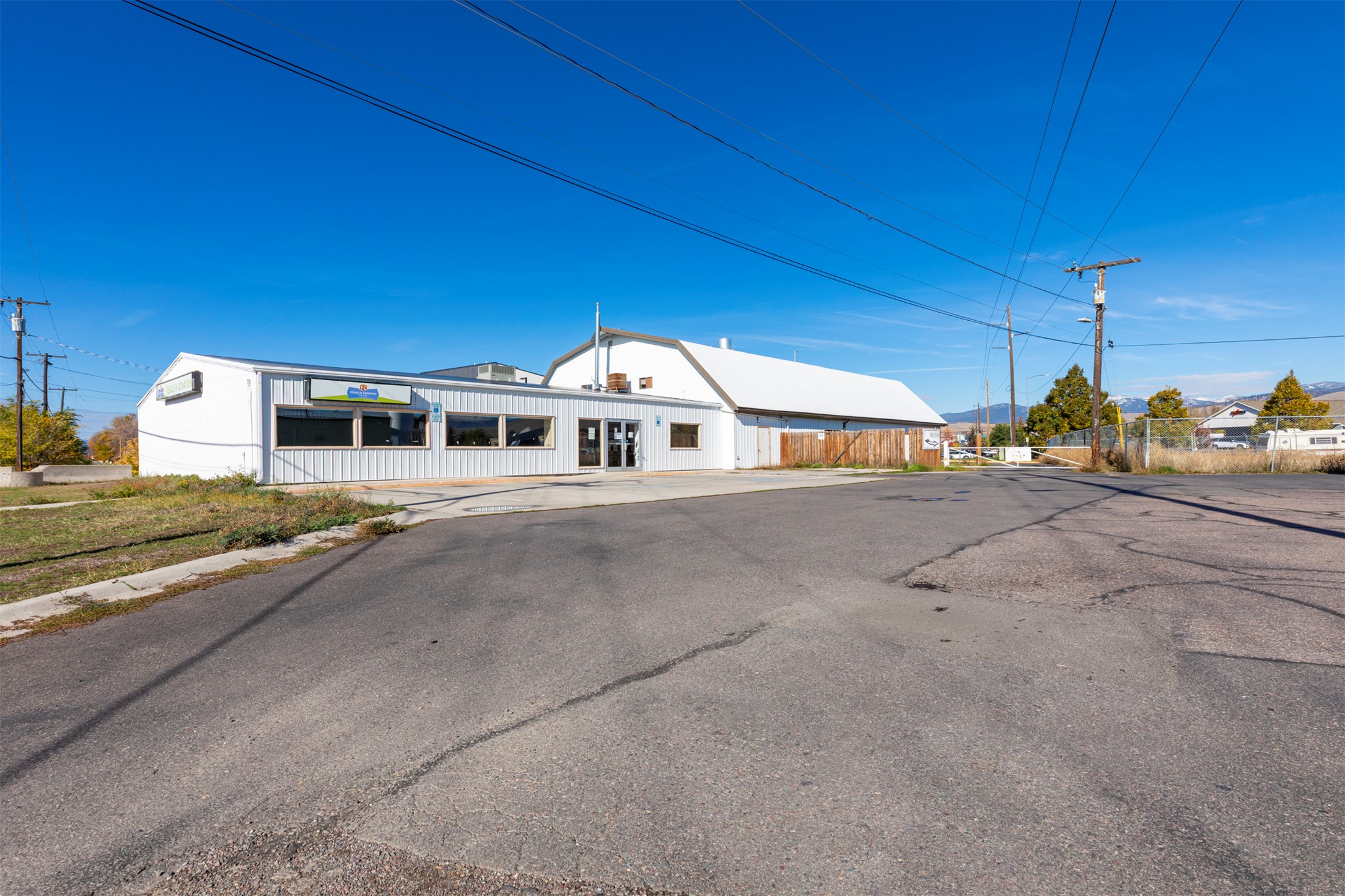 2036 Mullan Road Property Photo