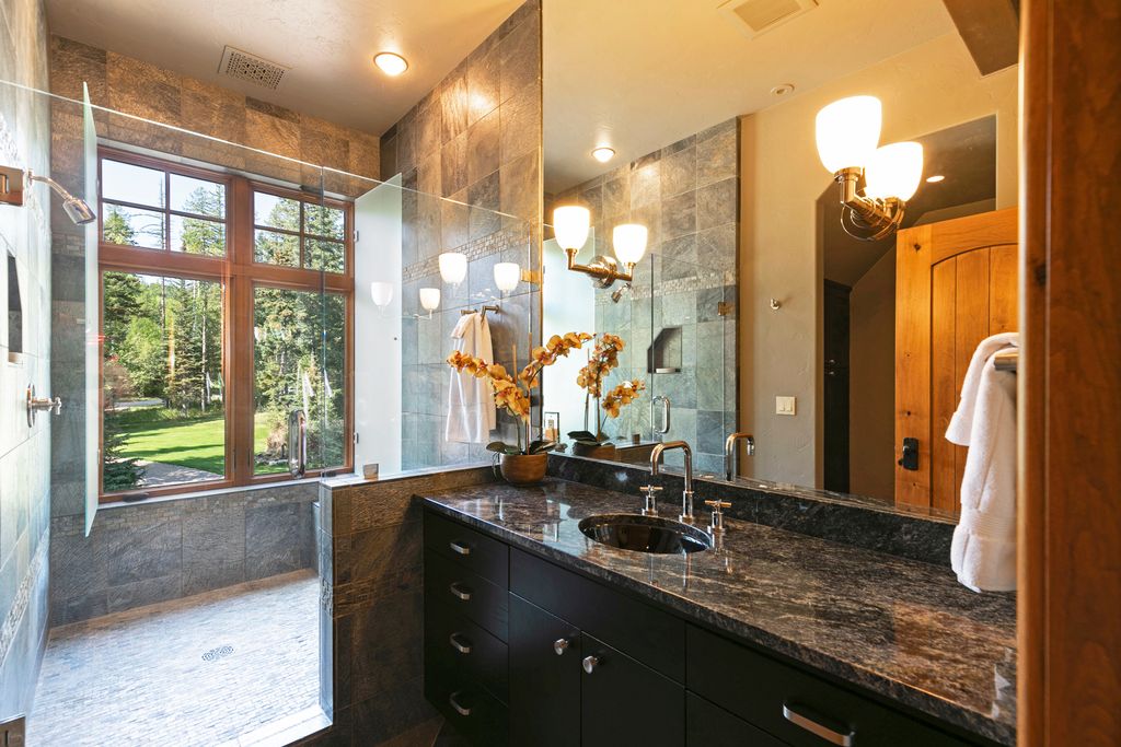 30060189 Property Photo 48