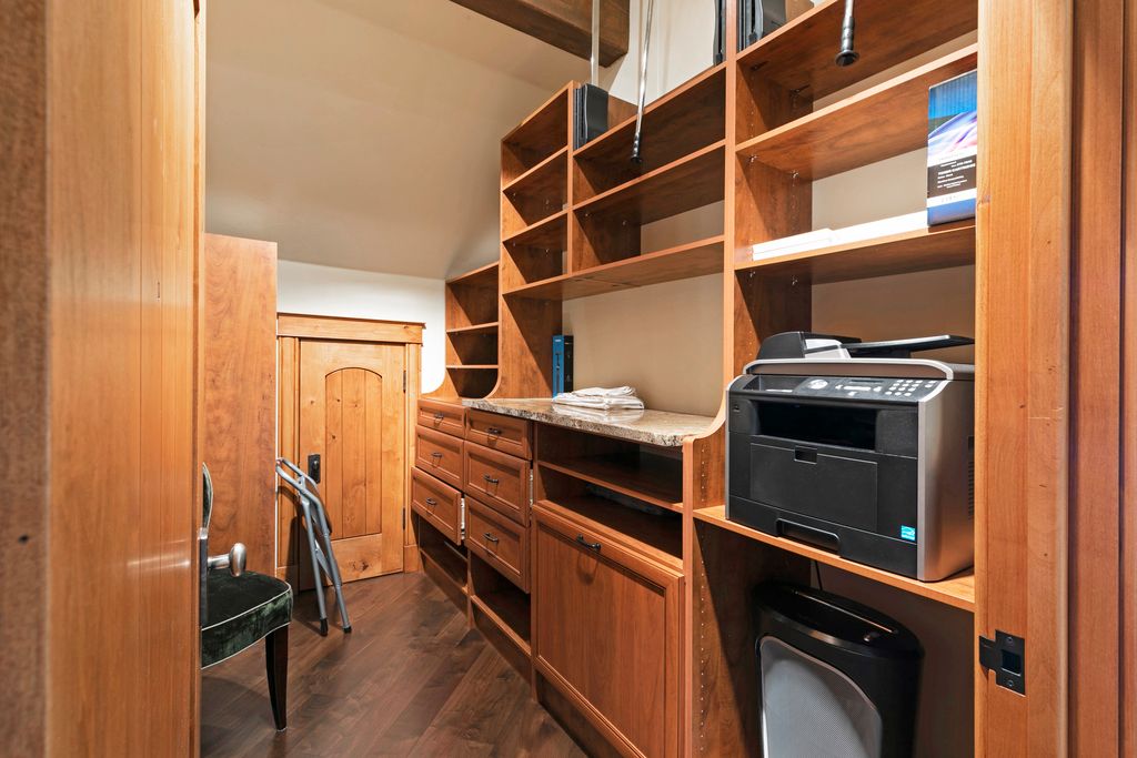 30060189 Property Photo 54