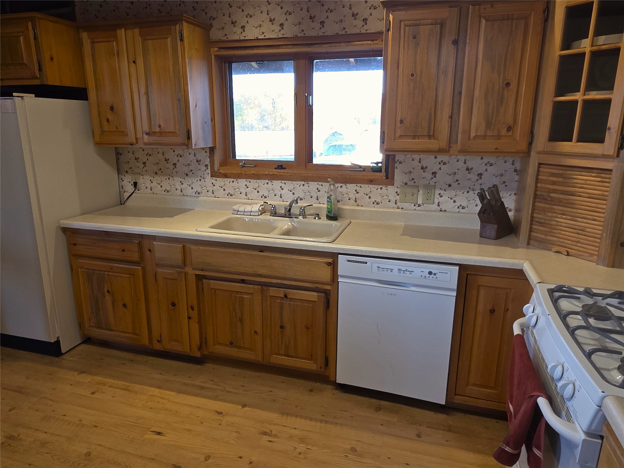 2326 Middle Bear Creek Road Property Photo 9