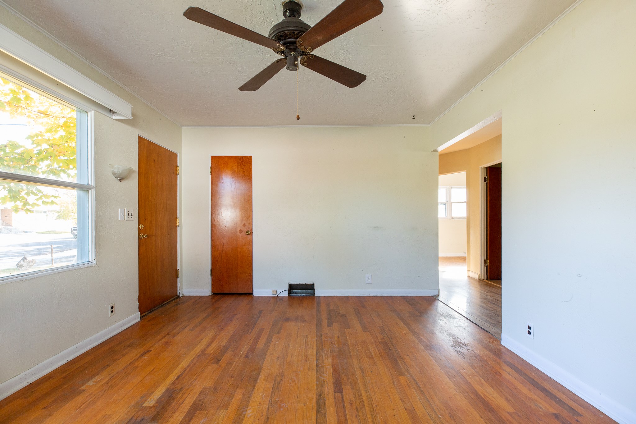 125 W Franklin Street Property Photo 9