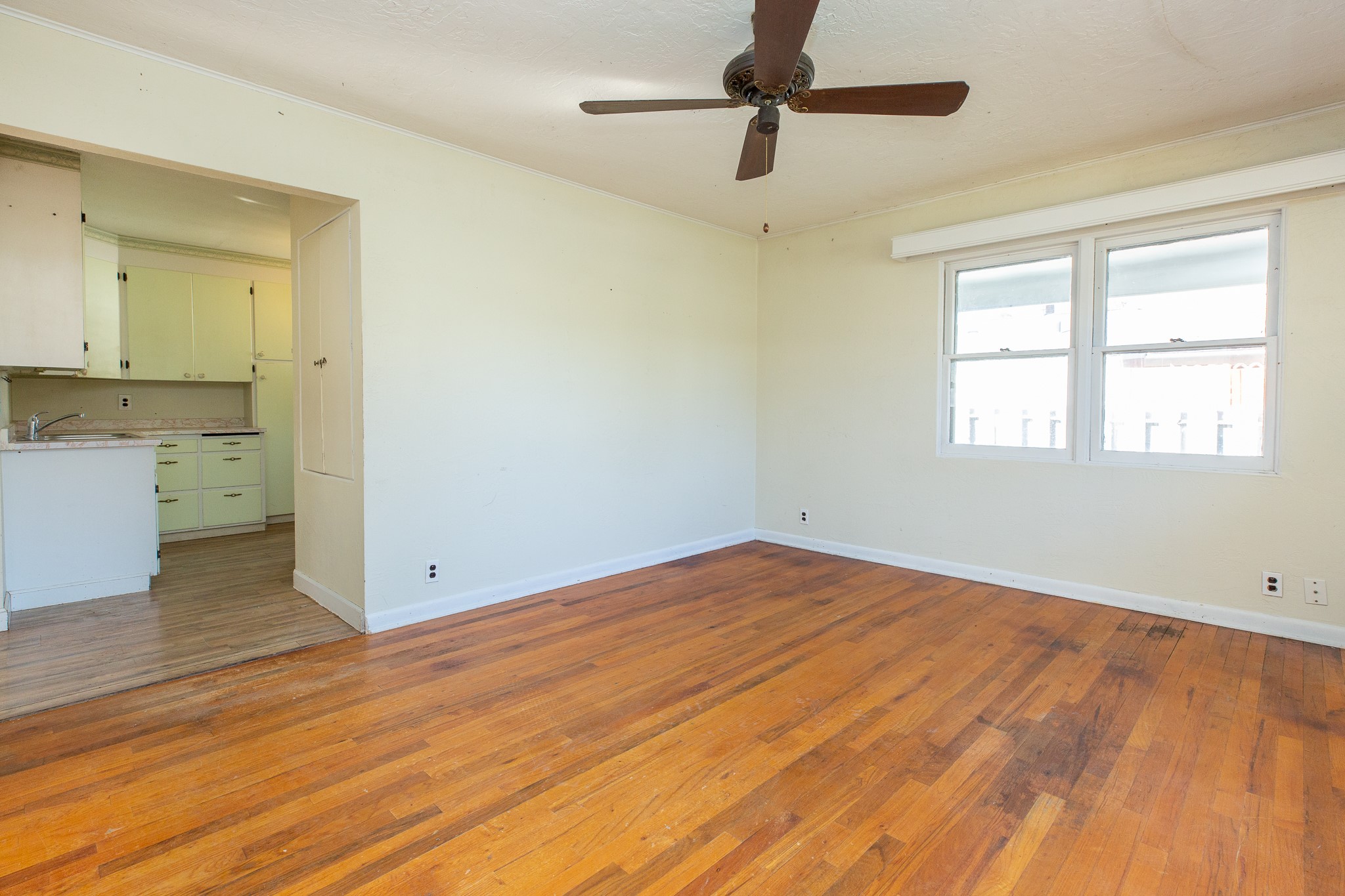 125 W Franklin Street Property Photo 10