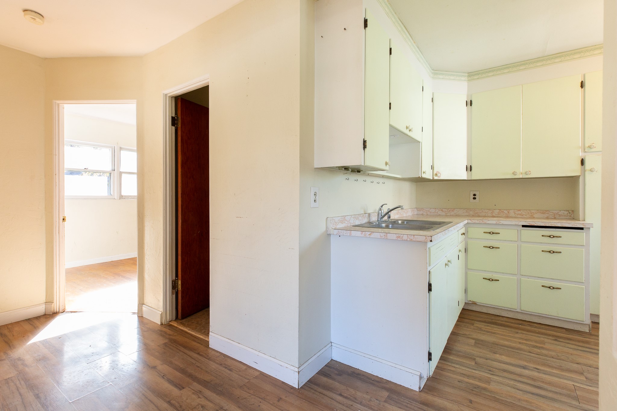 125 W Franklin Street Property Photo 14