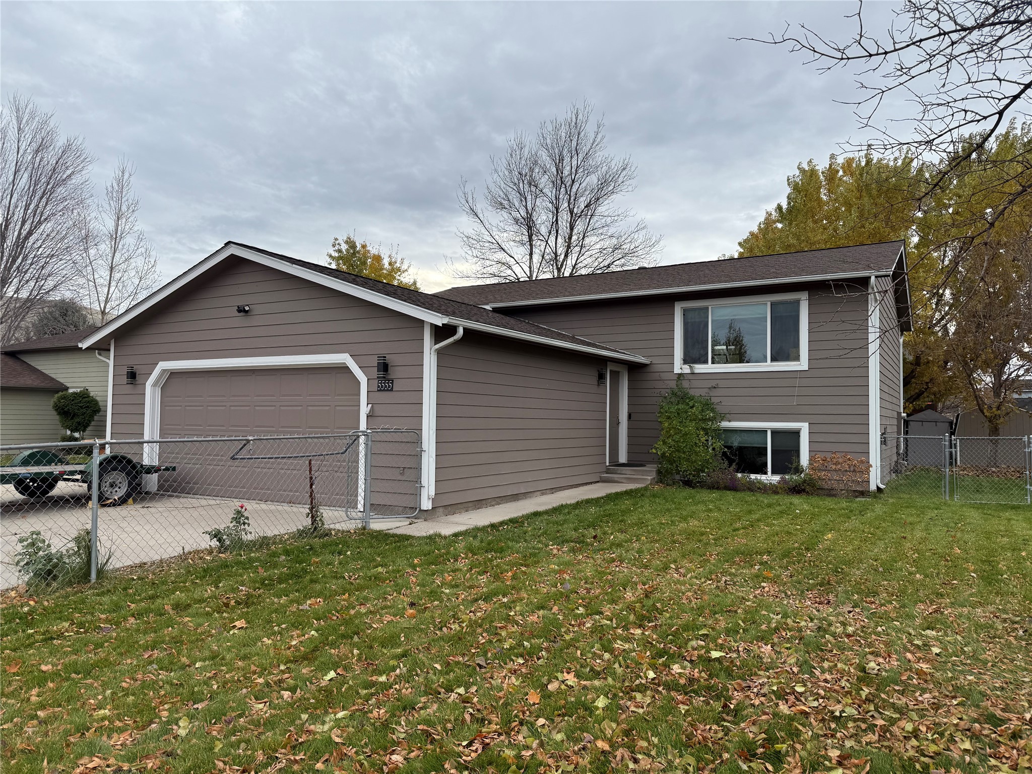 5555 Autumn Lane Property Photo 1