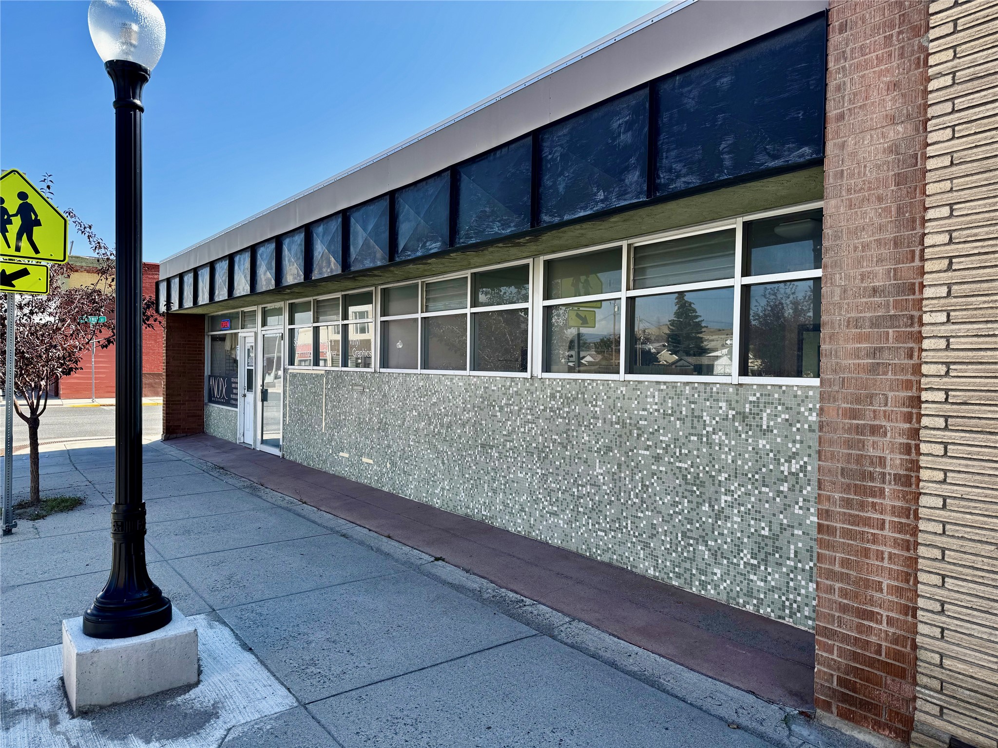 421 E Park Avenue Property Photo 1