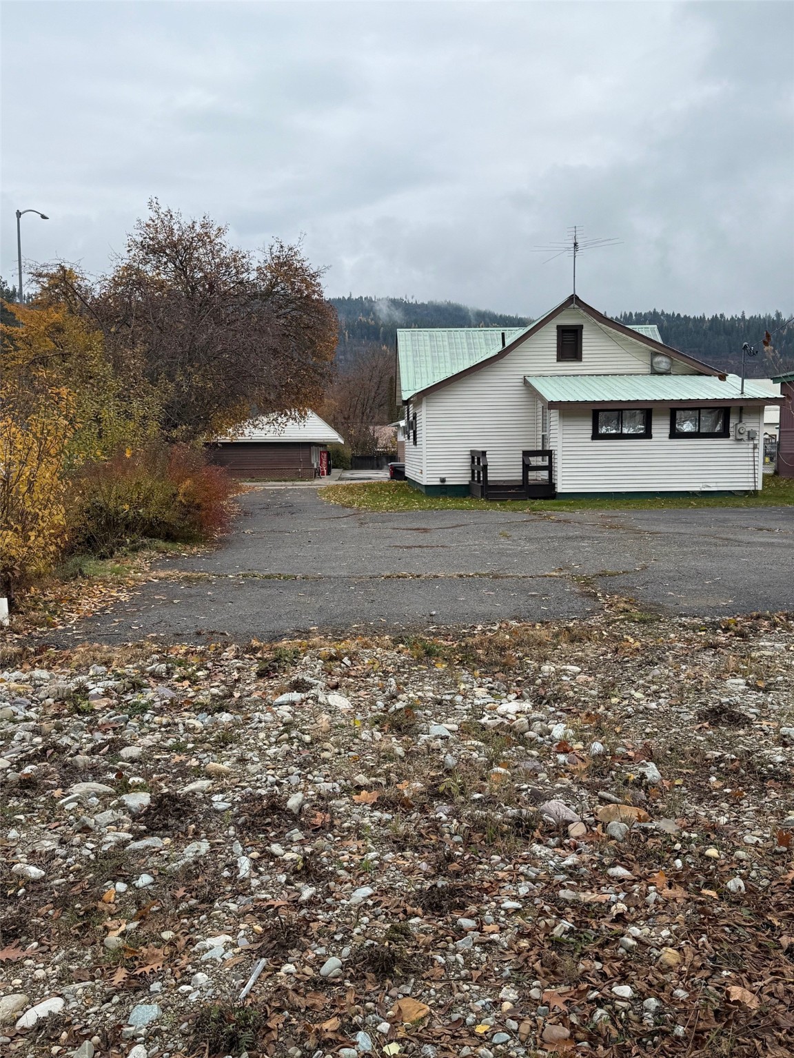 210 E Missoula Avenue Property Photo 2